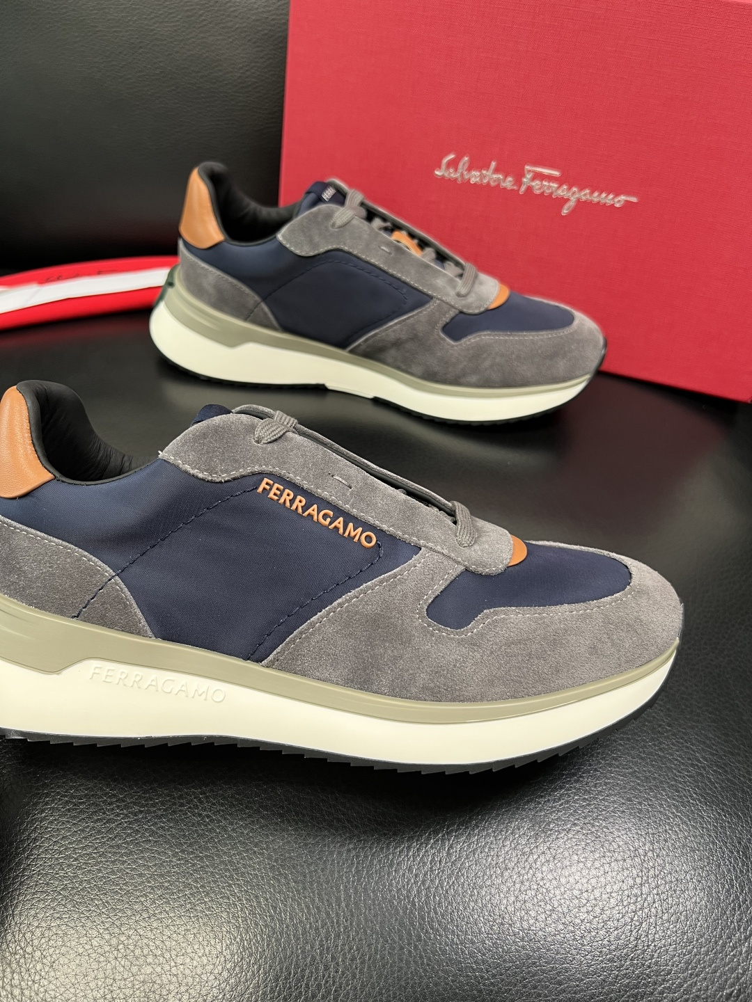 Ferragamo 高品质 顶级工艺品 菲拉格慕 专柜同步发售原厂配置，意大利进口原版牛皮，进口水染牛里