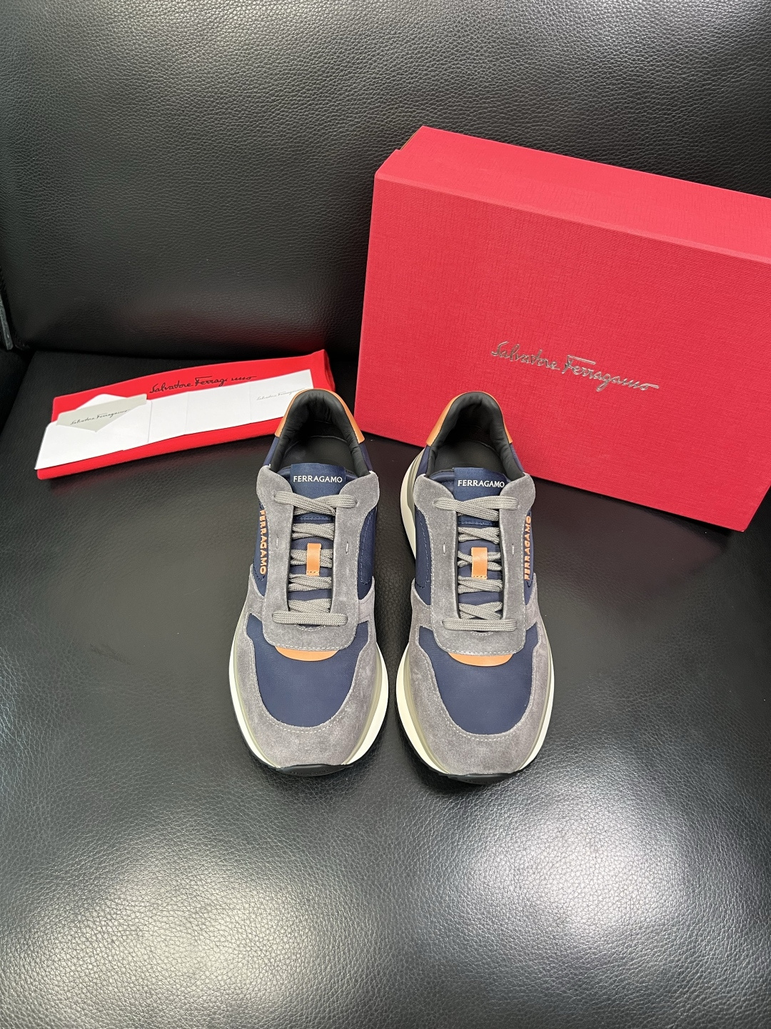 Ferragamo 高品质 顶级工艺品 菲拉格慕 专柜同步发售原厂配置，意大利进口原版牛皮，进口水染牛里