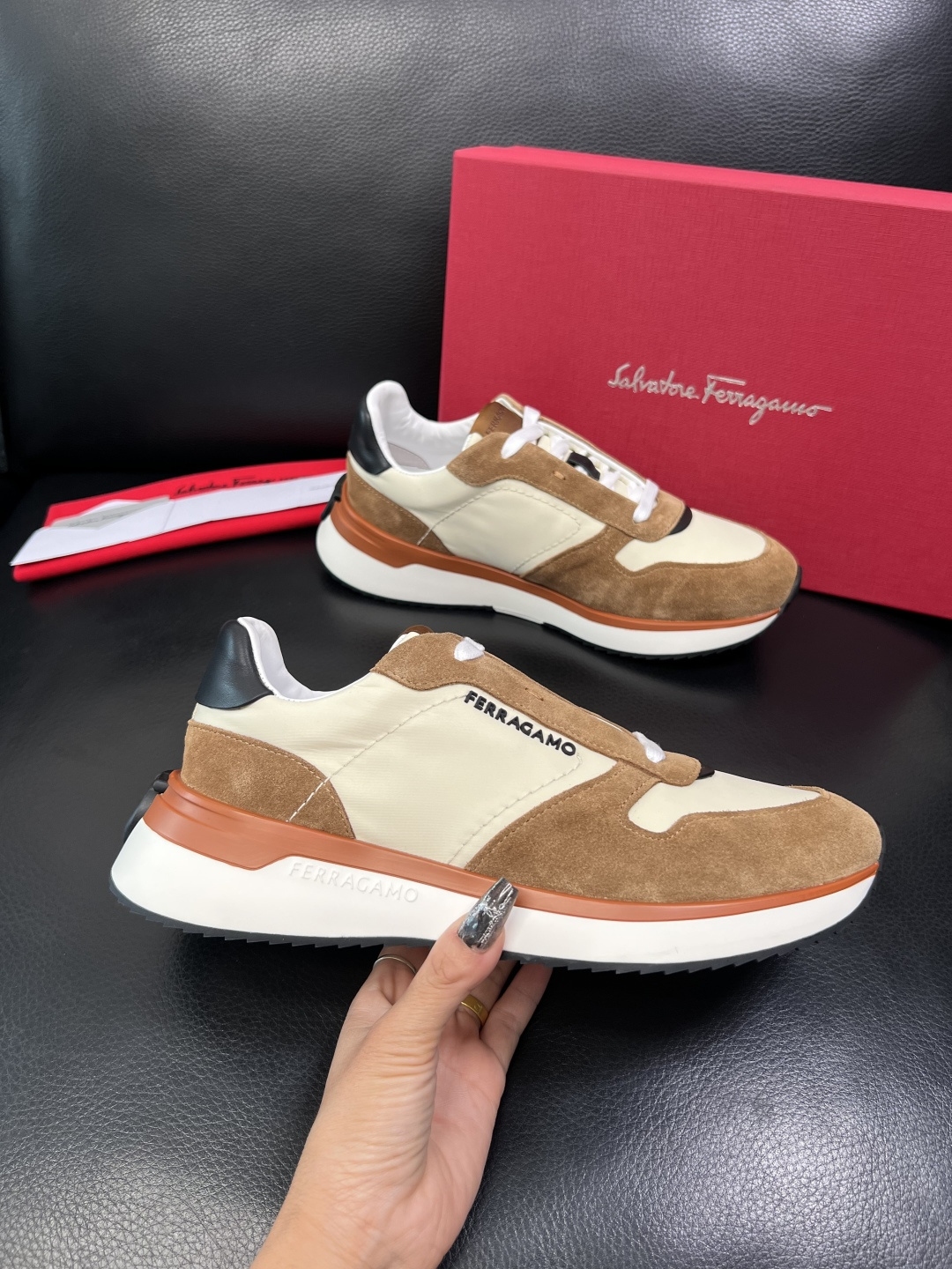 Ferragamo 高品质 顶级工艺品 菲拉格慕 专柜同步发售原厂配置，意大利进口原版牛皮，进口水染牛里