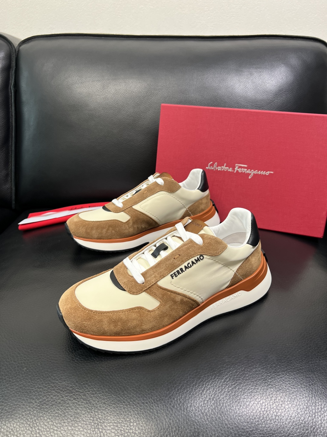 Ferragamo 高品质 顶级工艺品 菲拉格慕 专柜同步发售原厂配置，意大利进口原版牛皮，进口水染牛里