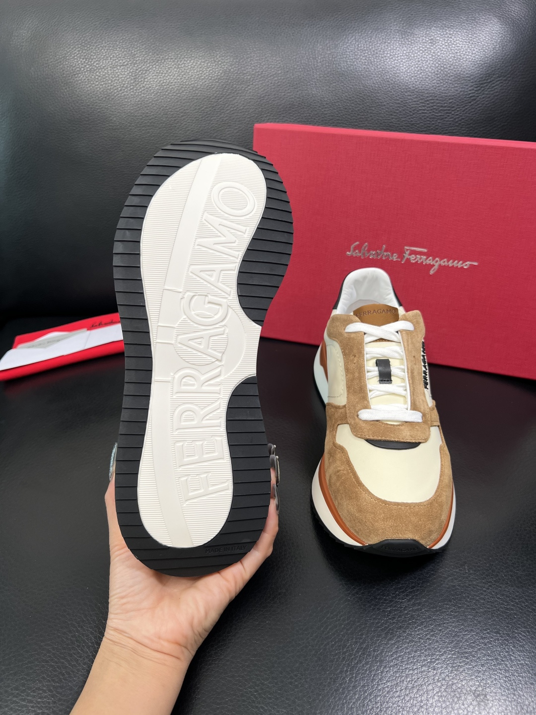 Ferragamo 高品质 顶级工艺品 菲拉格慕 专柜同步发售原厂配置，意大利进口原版牛皮，进口水染牛里