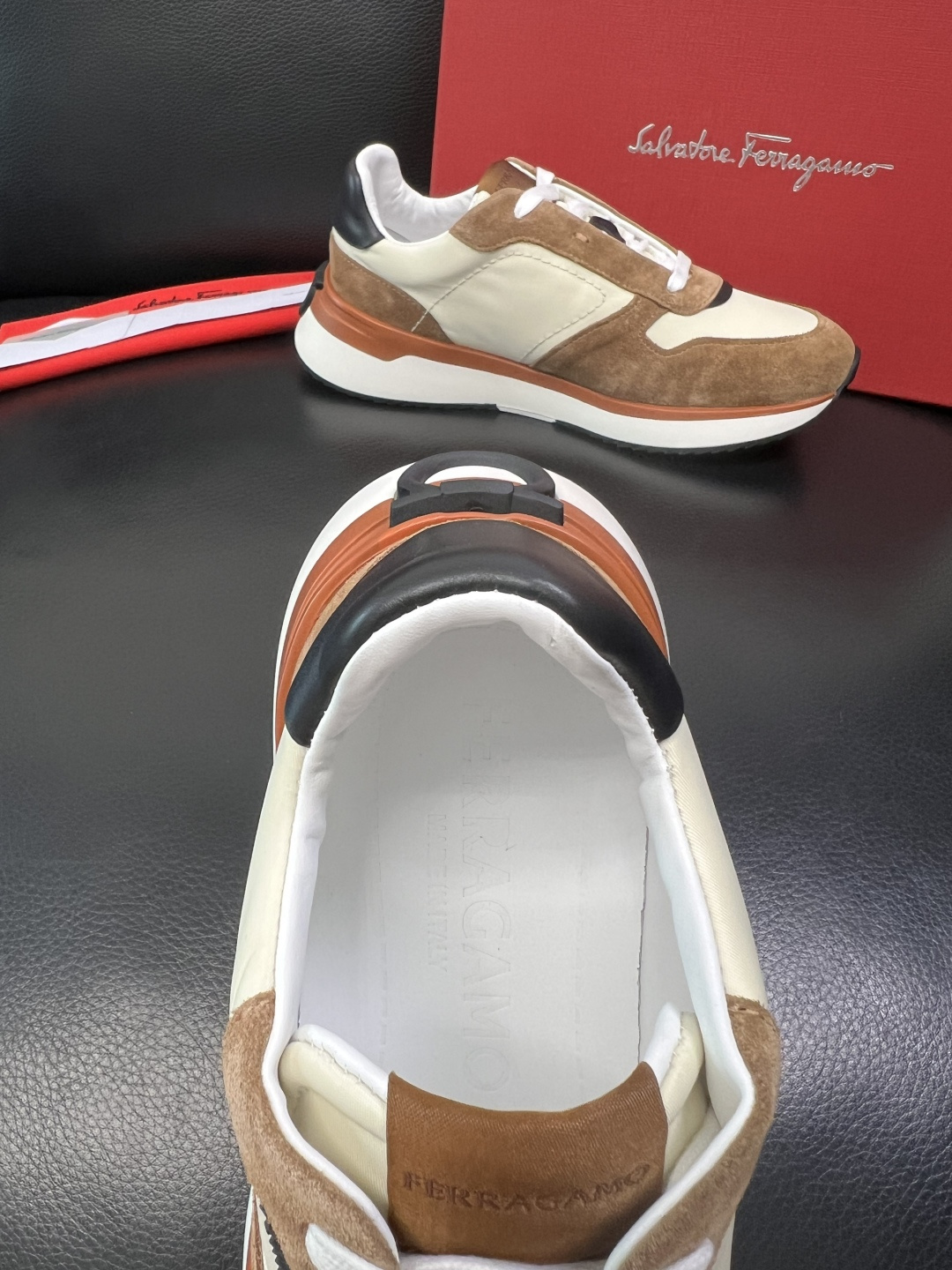 Ferragamo 高品质 顶级工艺品 菲拉格慕 专柜同步发售原厂配置，意大利进口原版牛皮，进口水染牛里