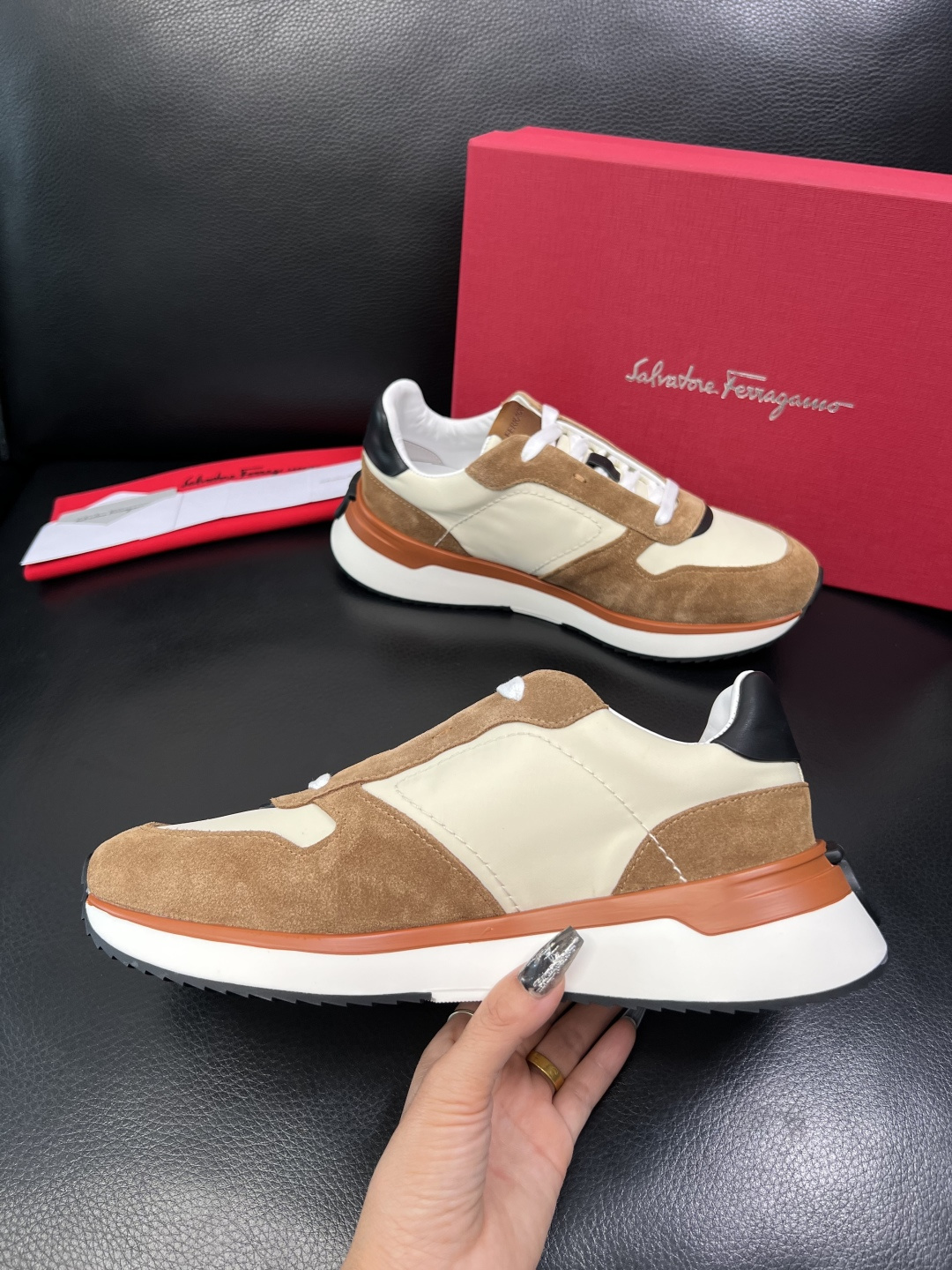 Ferragamo 高品质 顶级工艺品 菲拉格慕 专柜同步发售原厂配置，意大利进口原版牛皮，进口水染牛里