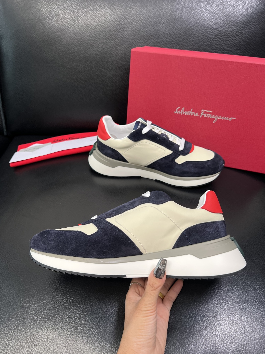 Ferragamo 高品质 顶级工艺品 菲拉格慕 专柜同步发售原厂配置，意大利进口原版牛皮，进口水染牛里