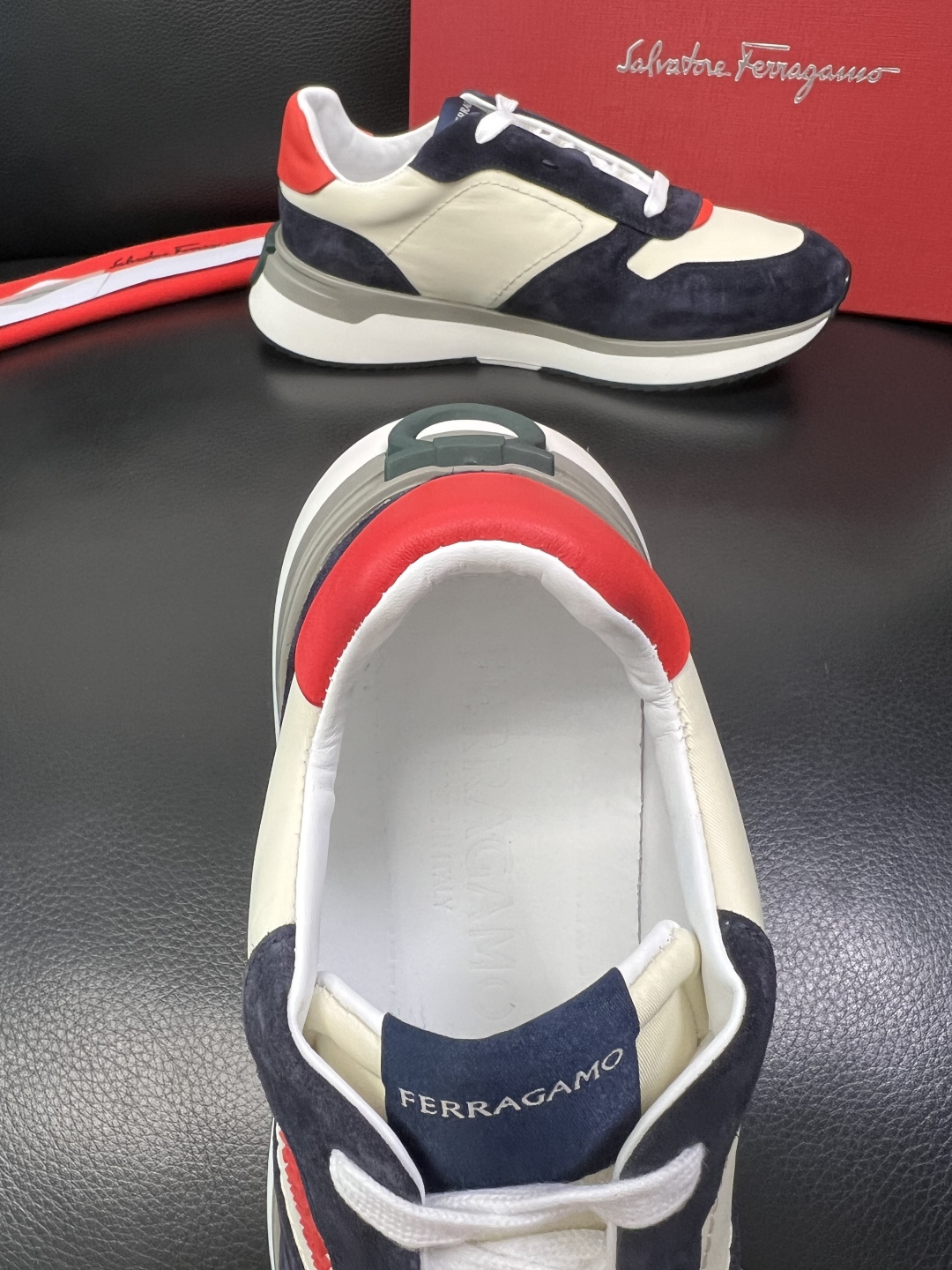 Ferragamo 高品质 顶级工艺品 菲拉格慕 专柜同步发售原厂配置，意大利进口原版牛皮，进口水染牛里