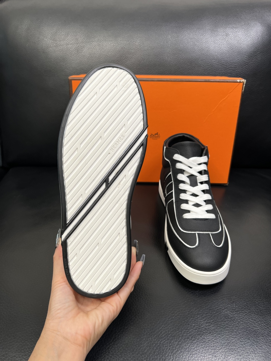 Hermes 高品质 顶级代购 爱马仕 专柜同步发售原厂配置，意大利进口原版牛皮面料，高品质拼接工艺，全