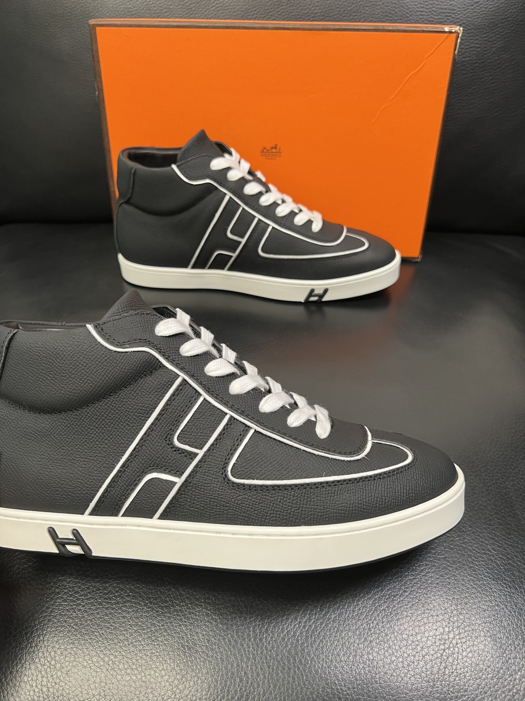 Hermes 高品质 顶级代购 爱马仕 专柜同步发售原厂配置，意大利进口原版牛皮面料，高品质拼接工艺，全