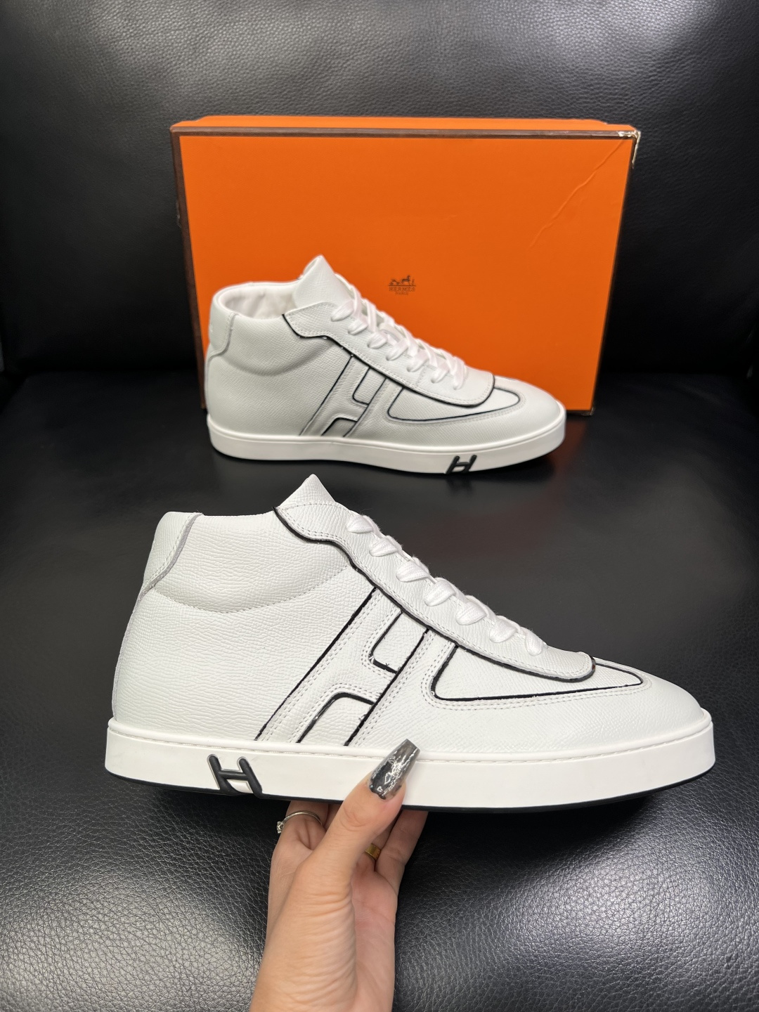 Hermes 高品质 顶级代购 爱马仕 专柜同步发售原厂配置，意大利进口原版牛皮面料，高品质拼接工艺，全