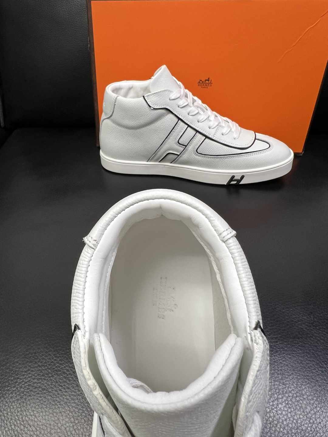 Hermes 高品质 顶级代购 爱马仕 专柜同步发售原厂配置，意大利进口原版牛皮面料，高品质拼接工艺，全