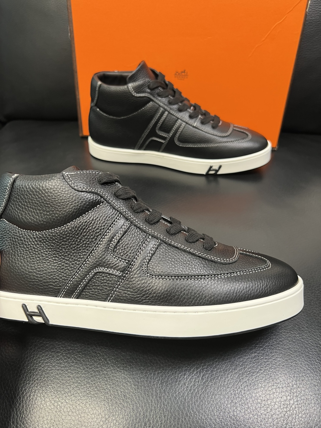 Hermes 高品质 顶级代购 爱马仕 专柜同步发售原厂配置，意大利进口原版牛皮面料，高品质拼接工艺，全