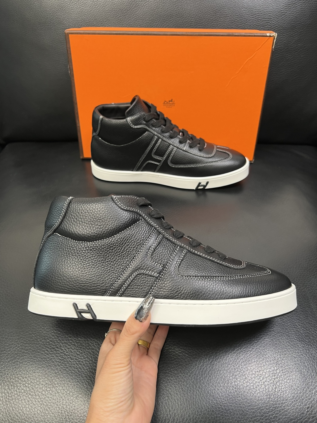 Hermes 高品质 顶级代购 爱马仕 专柜同步发售原厂配置，意大利进口原版牛皮面料，高品质拼接工艺，全