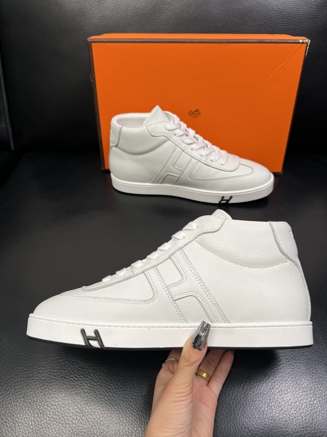 Hermes 高品质 顶级代购 爱马仕 专柜同步发售原厂配置，意大利进口原版牛皮面料，高品质拼接工艺，全