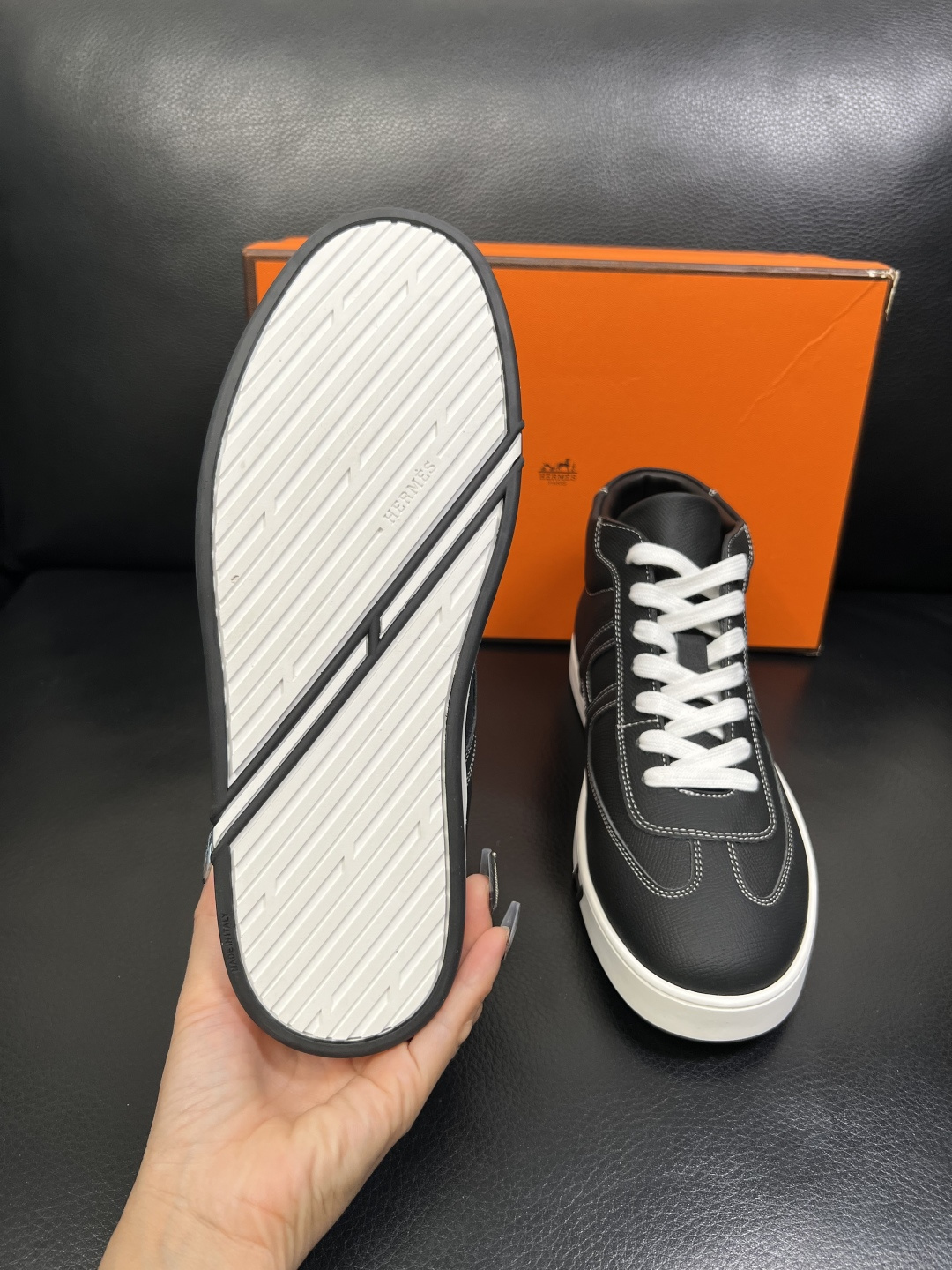 Hermes 高品质 顶级代购 爱马仕 专柜同步发售原厂配置，意大利进口原版牛皮面料，高品质拼接工艺，全