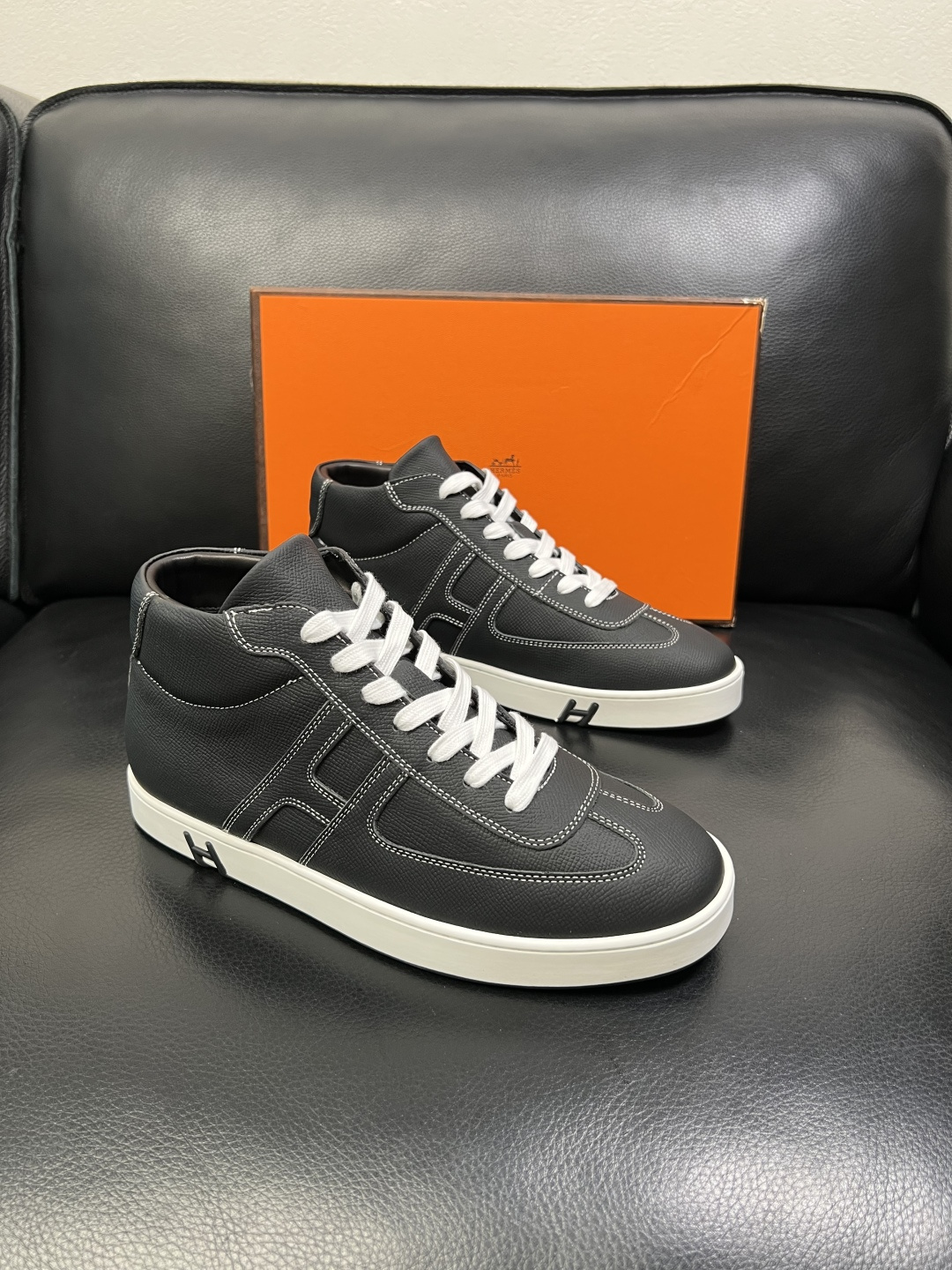 Hermes 高品质 顶级代购 爱马仕 专柜同步发售原厂配置，意大利进口原版牛皮面料，高品质拼接工艺，全