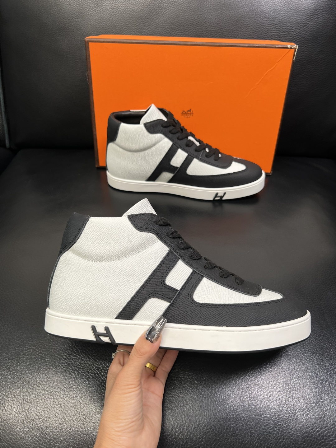 Hermes 高品质 顶级代购 爱马仕 专柜同步发售原厂配置，意大利进口原版牛皮面料，高品质拼接工艺，全