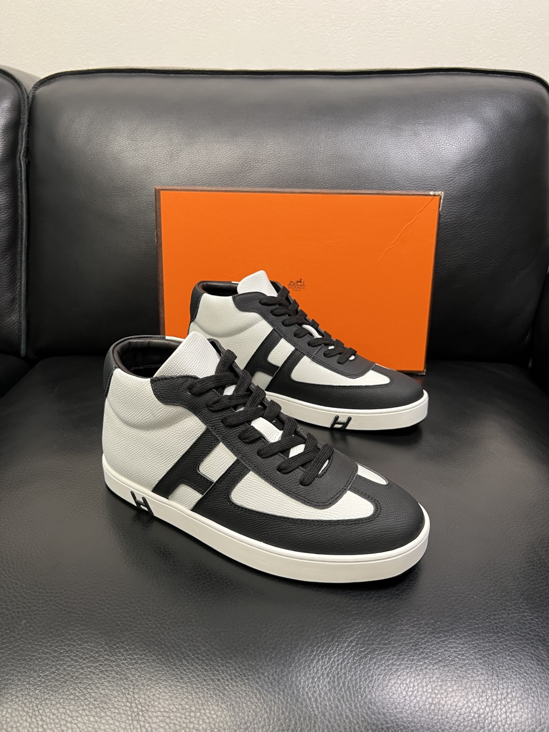 Hermes 高品质 顶级代购 爱马仕 专柜同步发售原厂配置，意大利进口原版牛皮面料，高品质拼接工艺，全