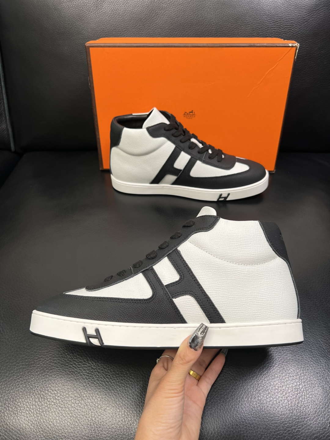 Hermes 高品质 顶级代购 爱马仕 专柜同步发售原厂配置，意大利进口原版牛皮面料，高品质拼接工艺，全