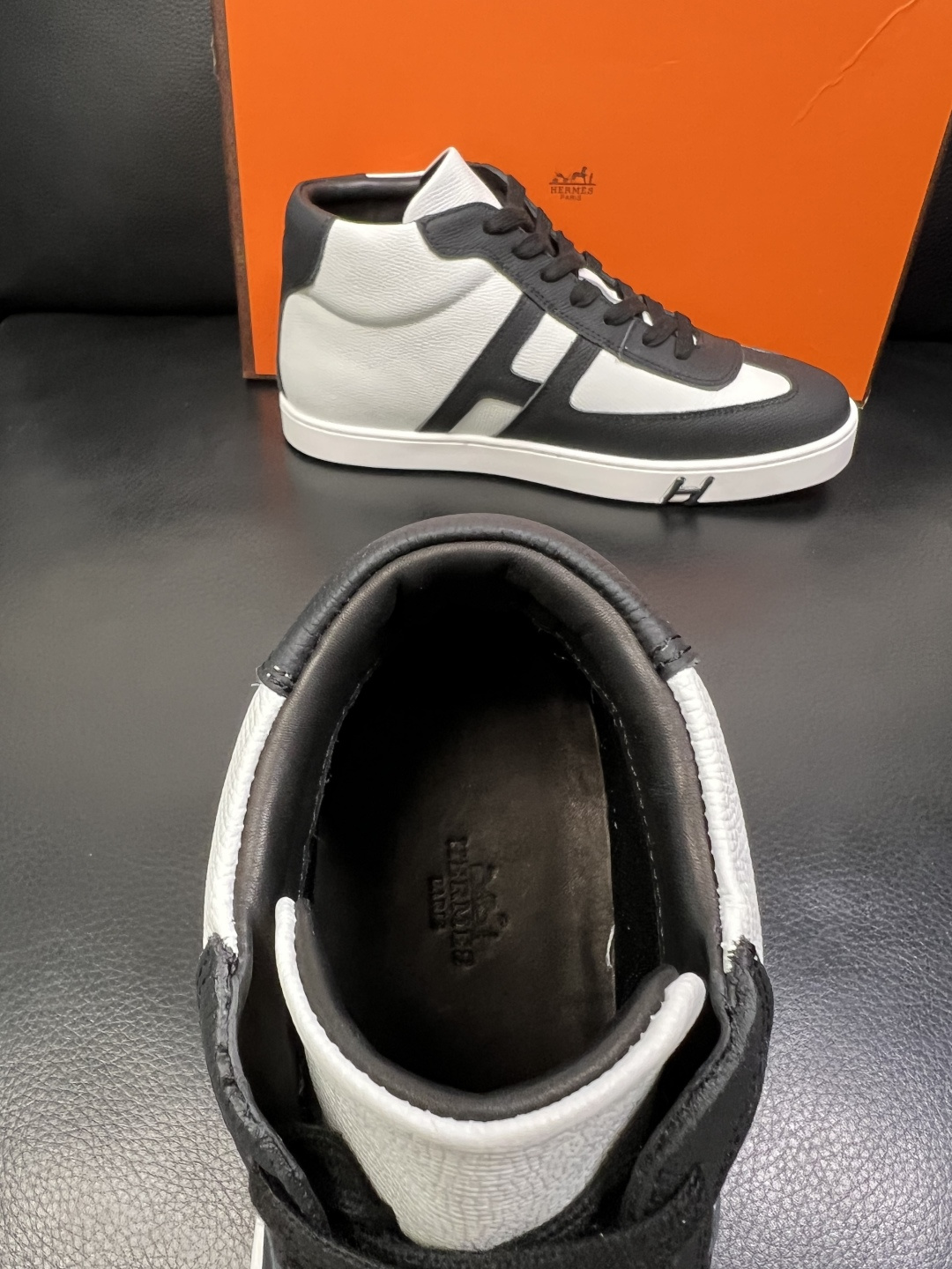 Hermes 高品质 顶级代购 爱马仕 专柜同步发售原厂配置，意大利进口原版牛皮面料，高品质拼接工艺，全