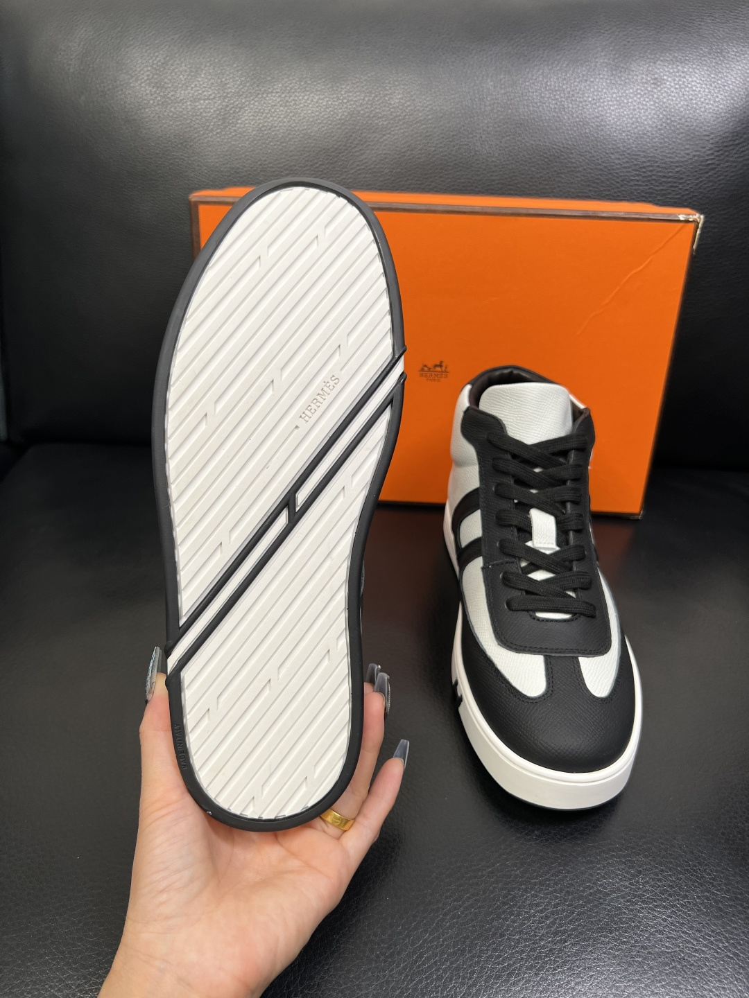 Hermes 高品质 顶级代购 爱马仕 专柜同步发售原厂配置，意大利进口原版牛皮面料，高品质拼接工艺，全