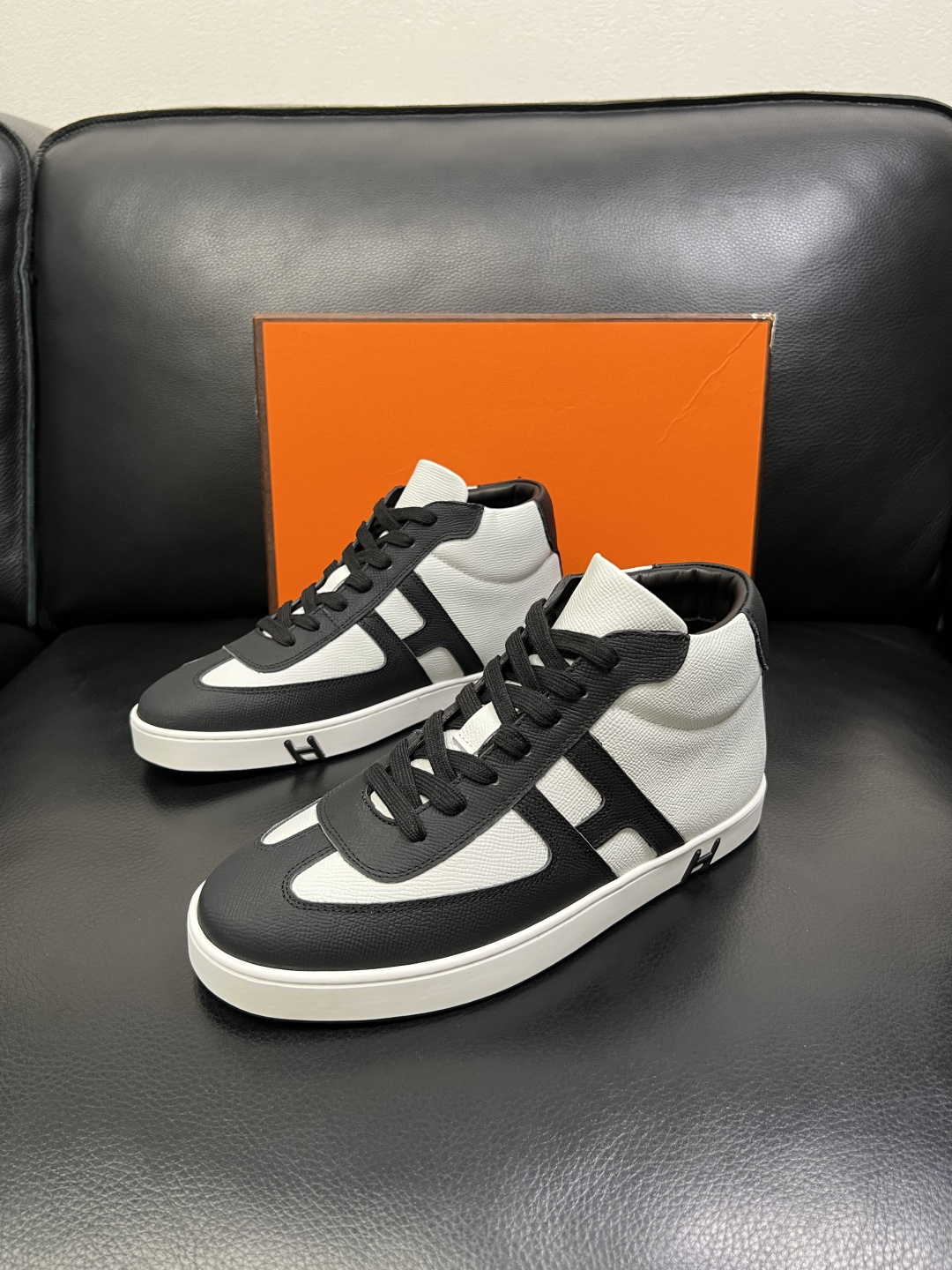 Hermes 高品质 顶级代购 爱马仕 专柜同步发售原厂配置，意大利进口原版牛皮面料，高品质拼接工艺，全