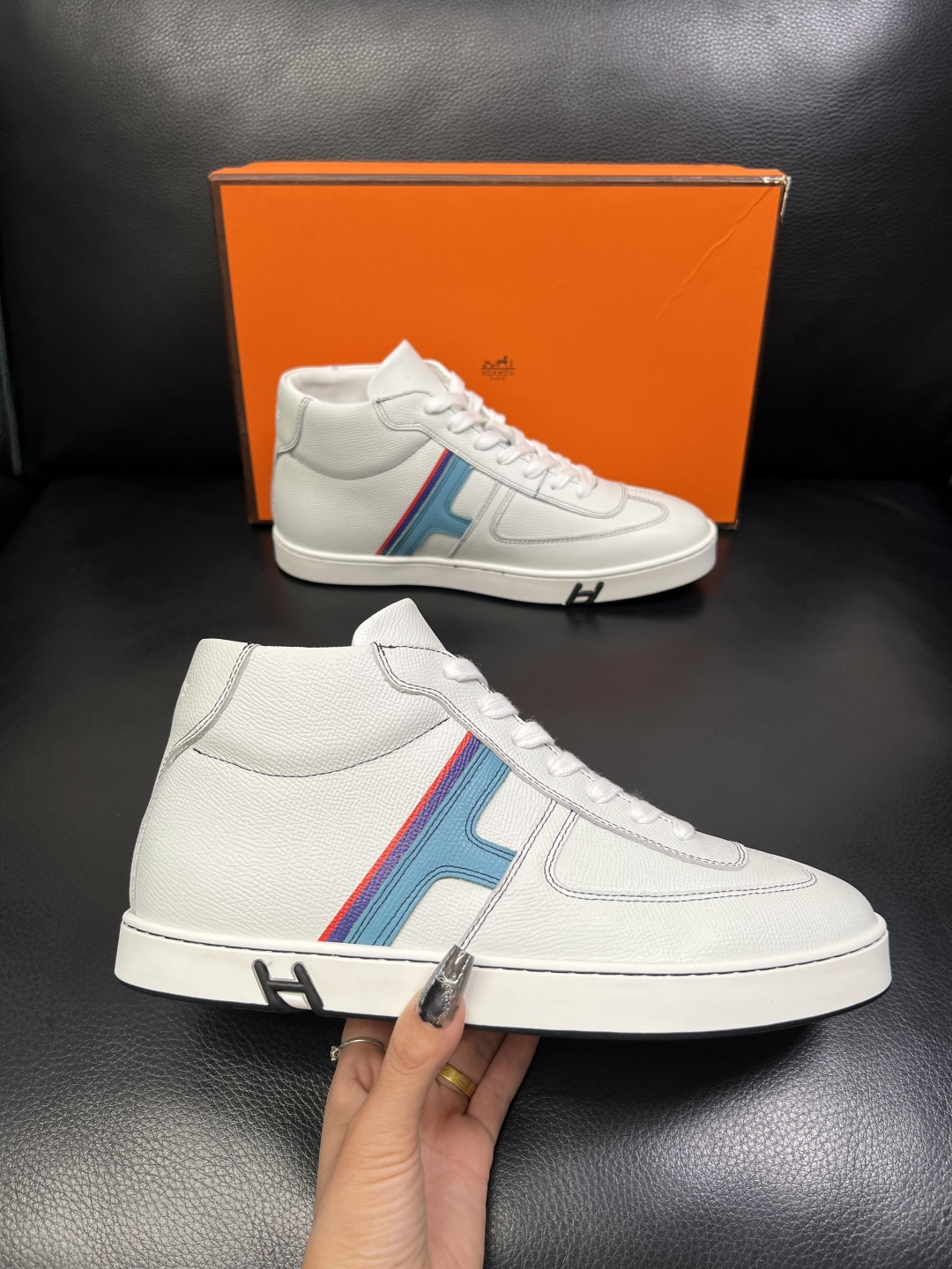 Hermes 高品质 顶级代购 爱马仕 专柜同步发售原厂配置，意大利进口原版牛皮面料，高品质拼接工艺，全