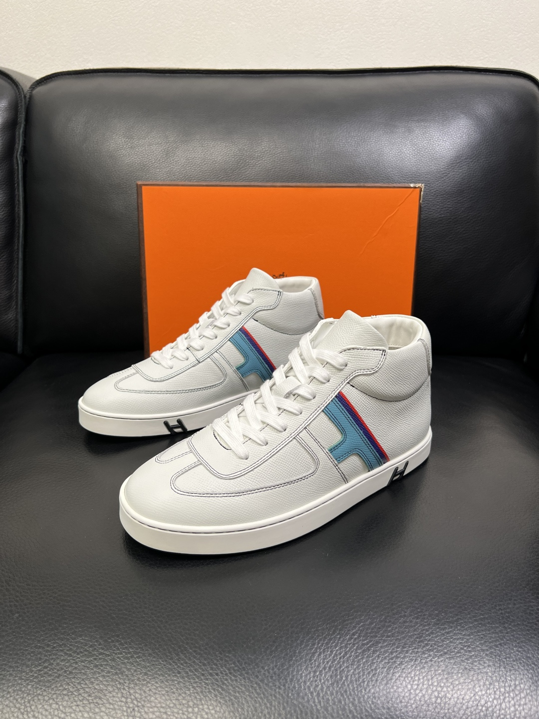 Hermes 高品质 顶级代购 爱马仕 专柜同步发售原厂配置，意大利进口原版牛皮面料，高品质拼接工艺，全