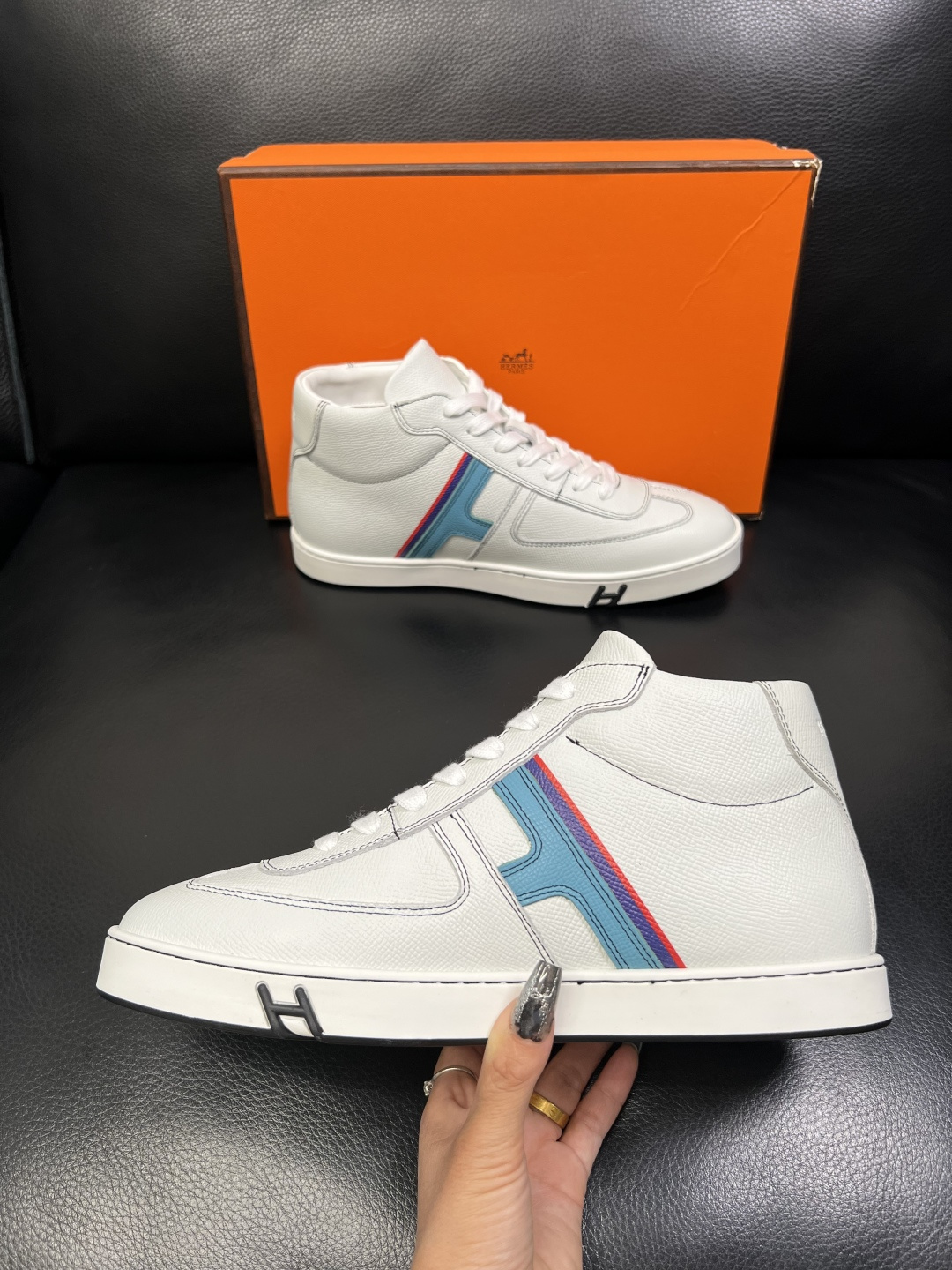 Hermes 高品质 顶级代购 爱马仕 专柜同步发售原厂配置，意大利进口原版牛皮面料，高品质拼接工艺，全