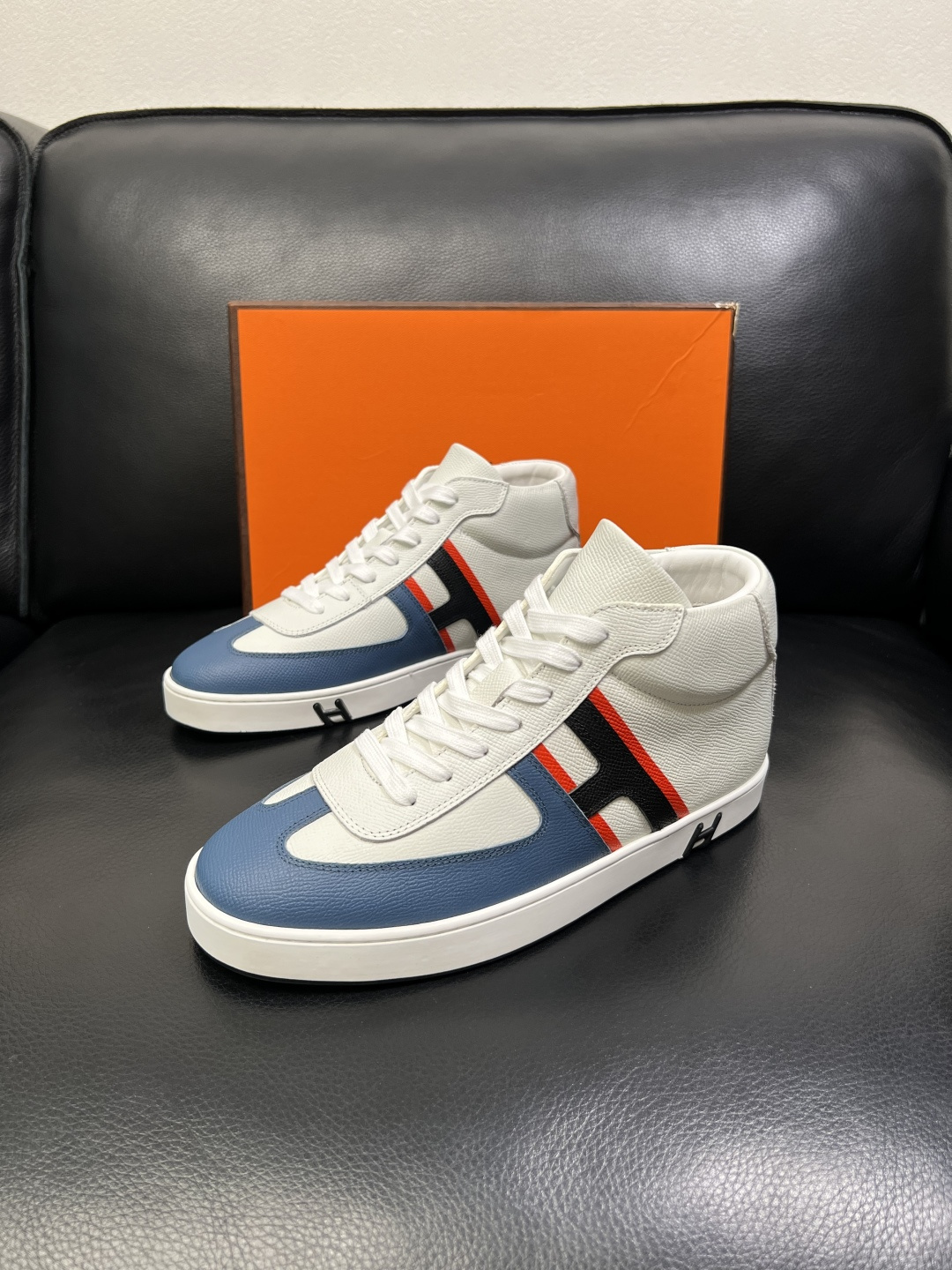 Hermes 高品质 顶级代购 爱马仕 专柜同步发售原厂配置，意大利进口原版牛皮面料，高品质拼接工艺，全