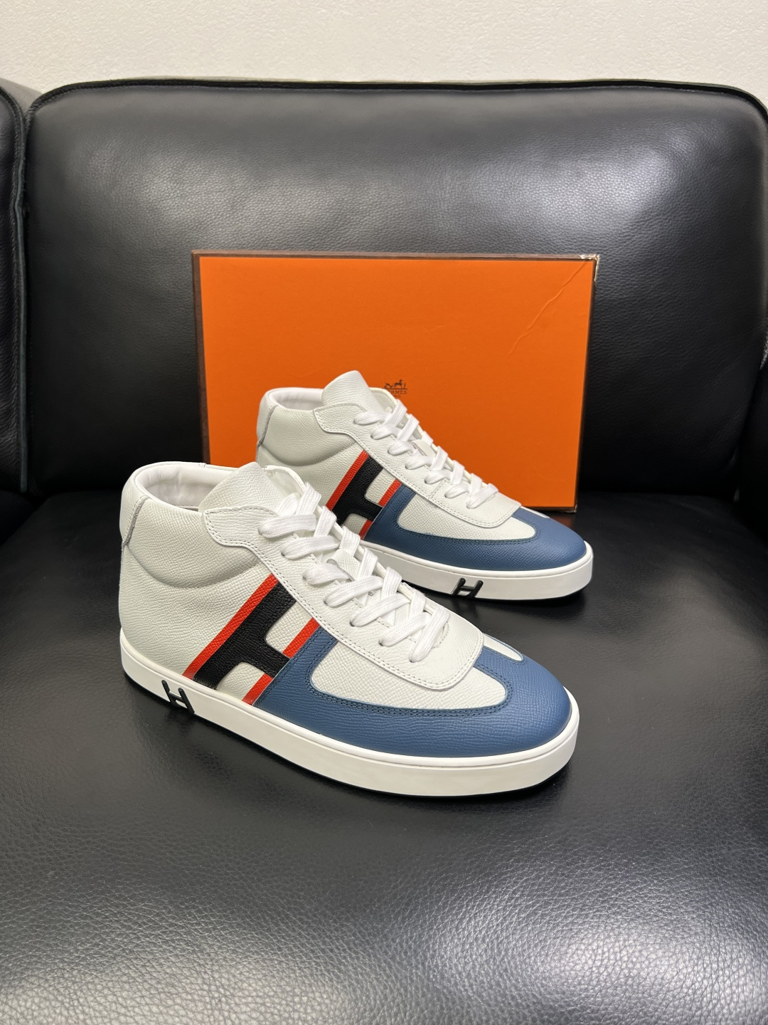 Hermes 高品质 顶级代购 爱马仕 专柜同步发售原厂配置，意大利进口原版牛皮面料，高品质拼接工艺，全