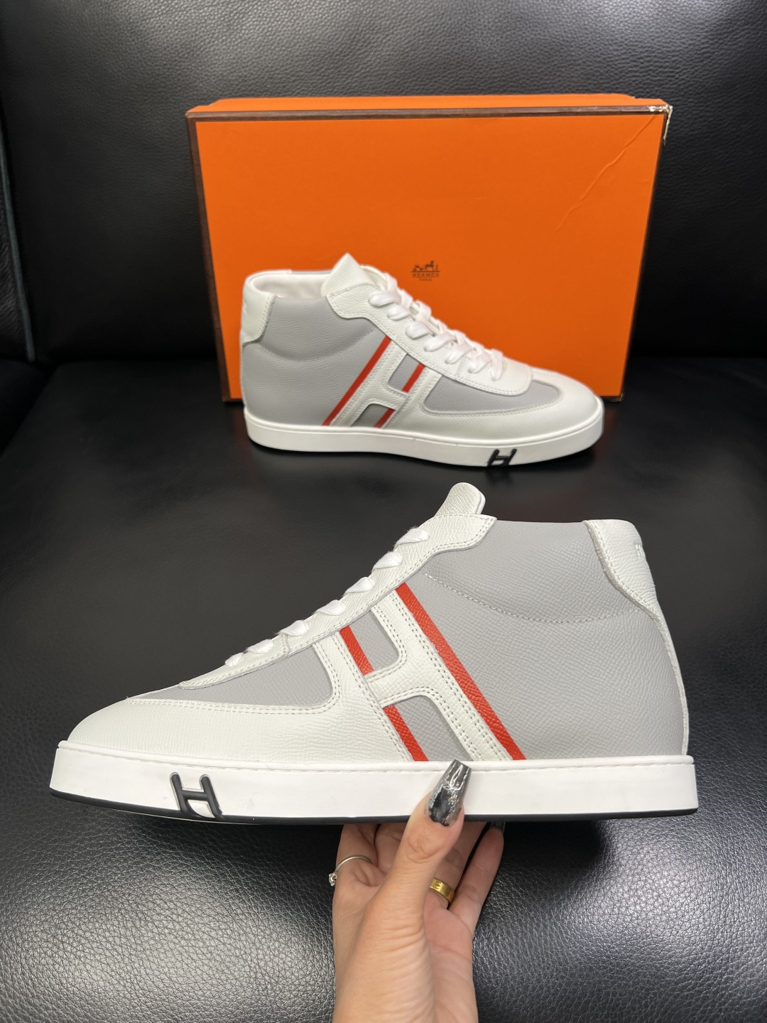 Hermes 高品质 顶级代购 爱马仕 专柜同步发售原厂配置，意大利进口原版牛皮面料，高品质拼接工艺，全