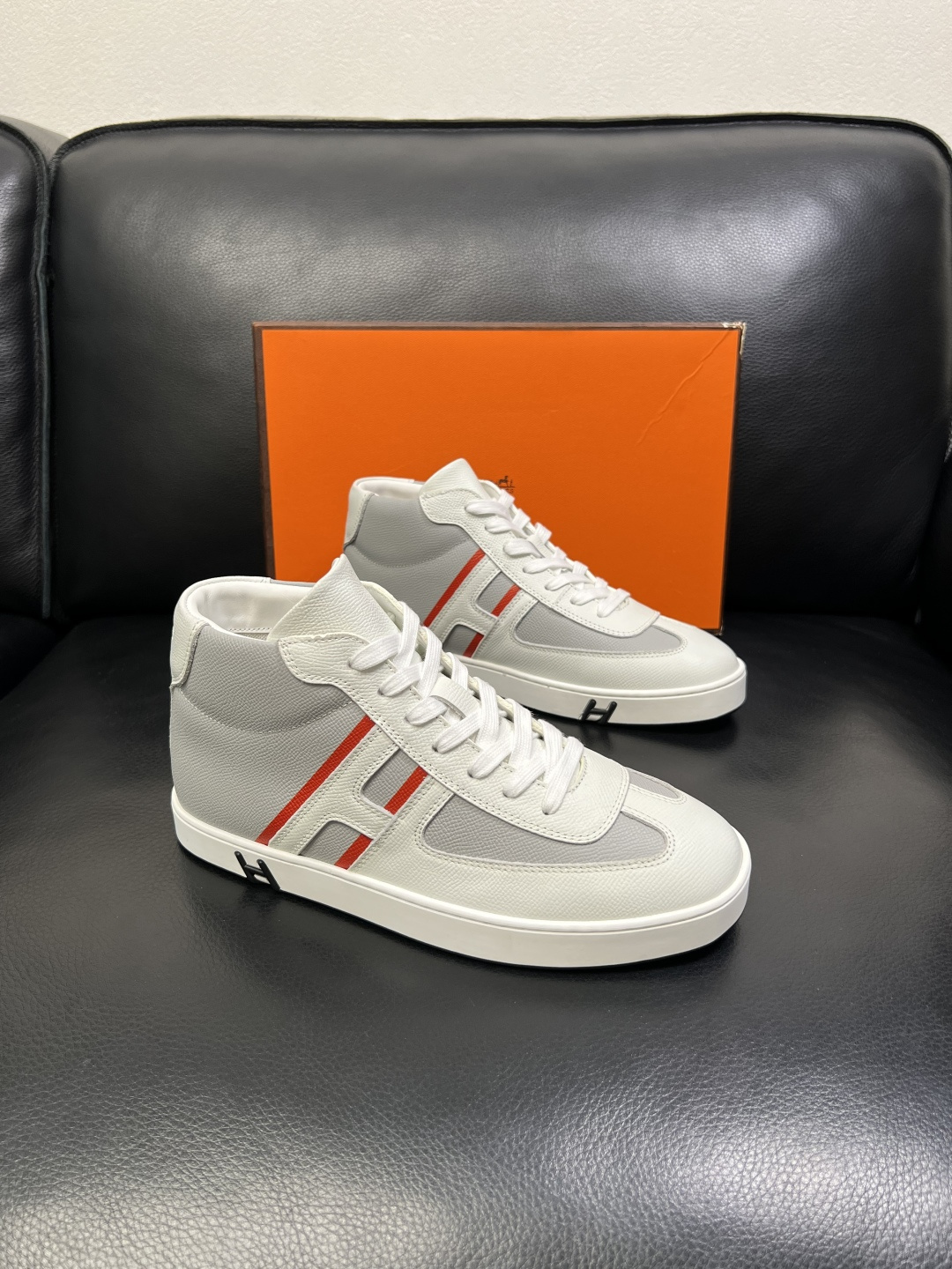 Hermes 高品质 顶级代购 爱马仕 专柜同步发售原厂配置，意大利进口原版牛皮面料，高品质拼接工艺，全