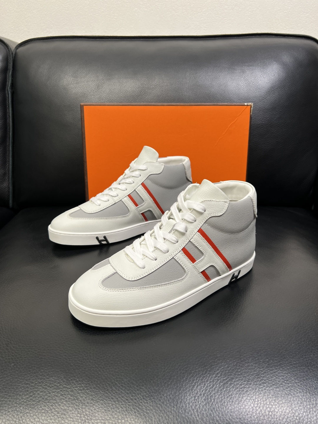 Hermes 高品质 顶级代购 爱马仕 专柜同步发售原厂配置，意大利进口原版牛皮面料，高品质拼接工艺，全