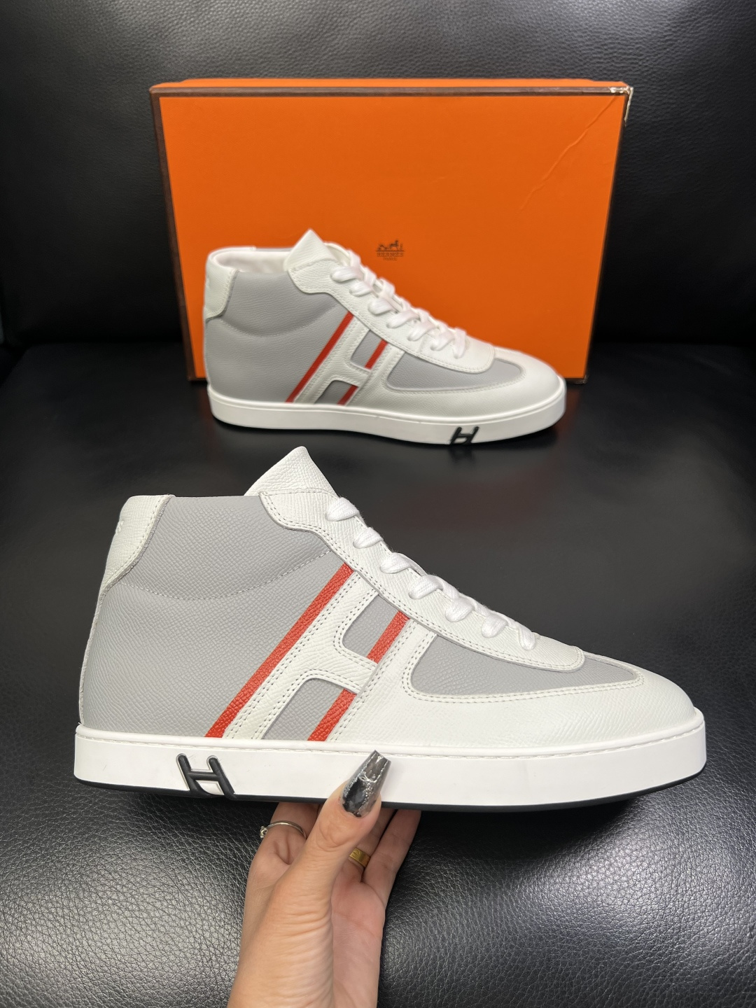 Hermes 高品质 顶级代购 爱马仕 专柜同步发售原厂配置，意大利进口原版牛皮面料，高品质拼接工艺，全