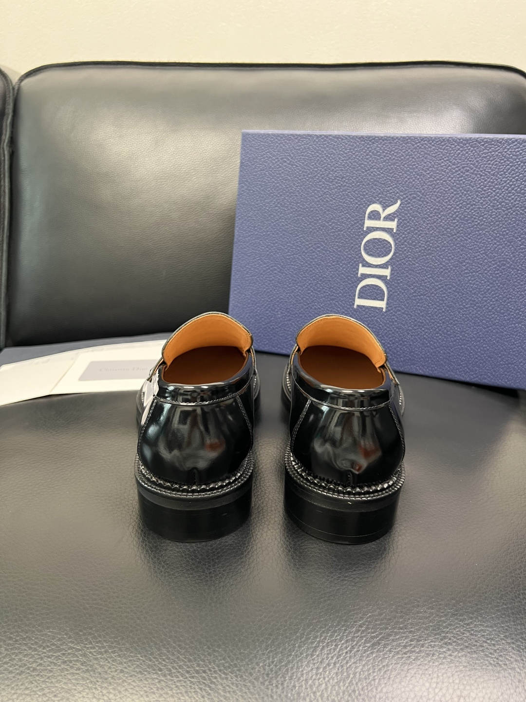 Dior 顶级代购 迪奥 皮鞋专柜同步原厂配置，意大利进口牛皮，全进口水染牛皮里垫，鞋底：原厂特供原版底