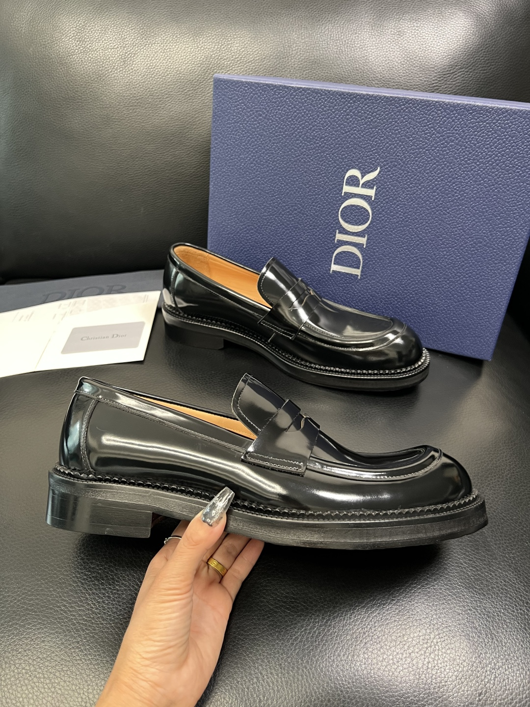 Dior 顶级代购 迪奥 皮鞋专柜同步原厂配置，意大利进口牛皮，全进口水染牛皮里垫，鞋底：原厂特供原版底