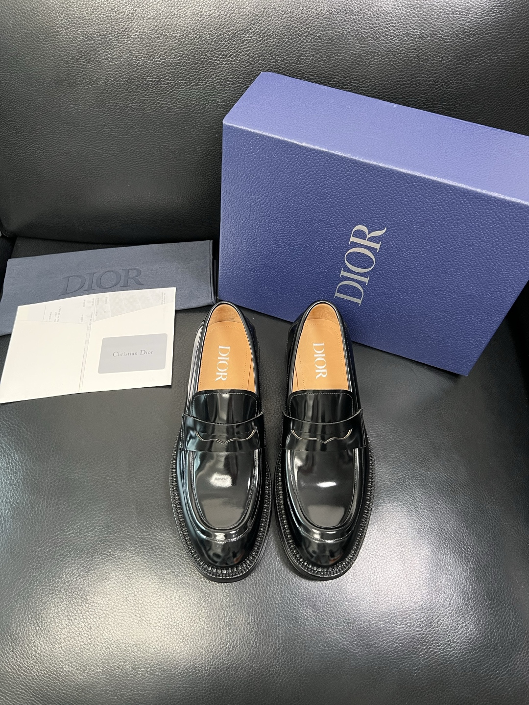 Dior 顶级代购 迪奥 皮鞋专柜同步原厂配置，意大利进口牛皮，全进口水染牛皮里垫，鞋底：原厂特供原版底