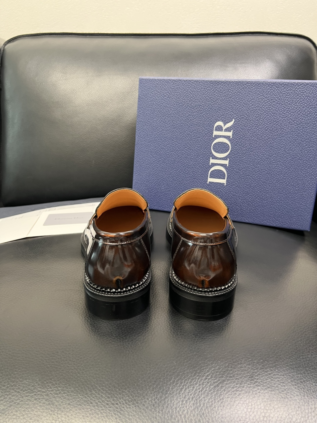 Dior 顶级代购 迪奥 皮鞋专柜同步原厂配置，意大利进口牛皮，全进口水染牛皮里垫，鞋底：原厂特供原版底