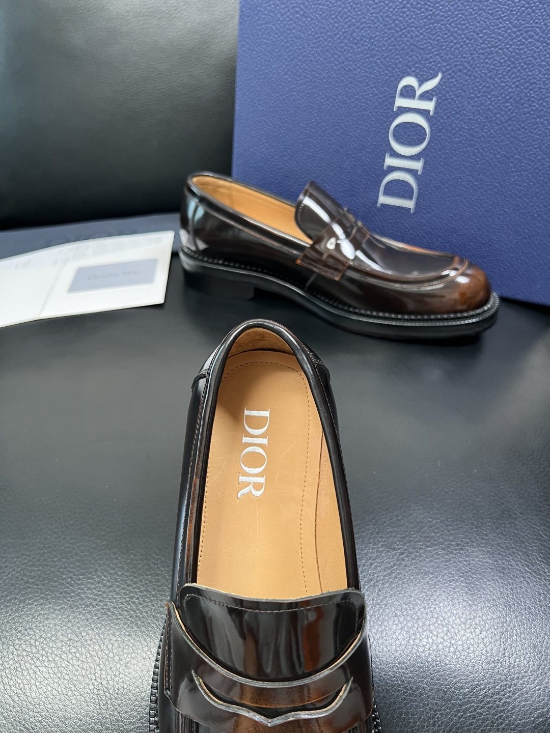 Dior 顶级代购 迪奥 皮鞋专柜同步原厂配置，意大利进口牛皮，全进口水染牛皮里垫，鞋底：原厂特供原版底