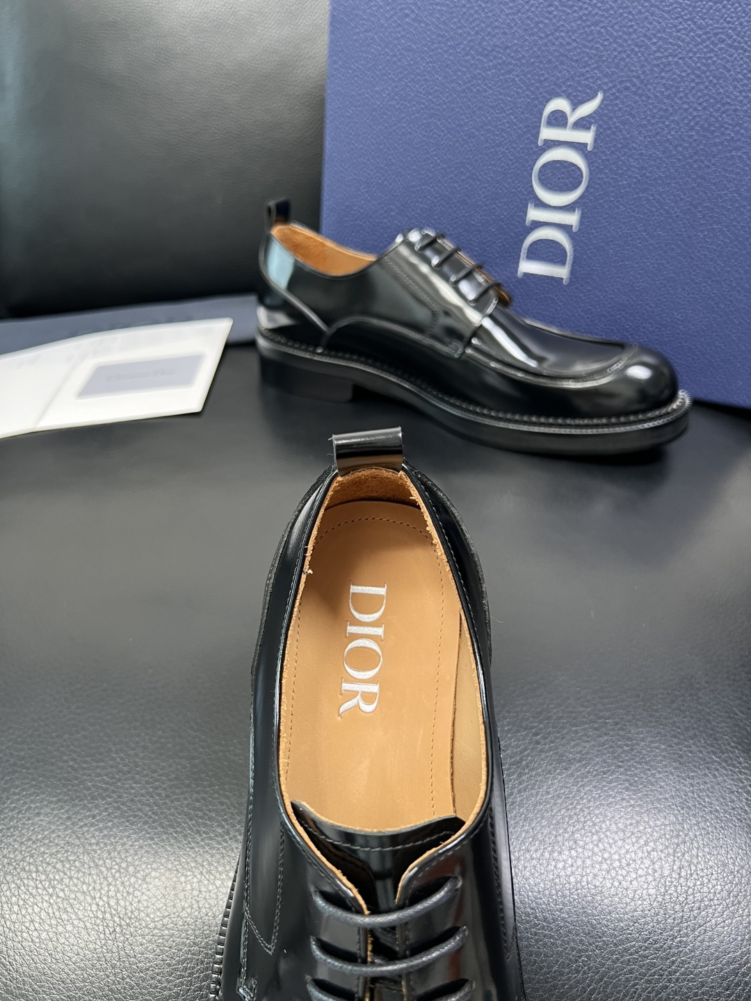 Dior 顶级代购 迪奥 皮鞋专柜同步原厂配置，意大利进口牛皮，全进口水染牛皮里垫，鞋底：原厂特供原版底