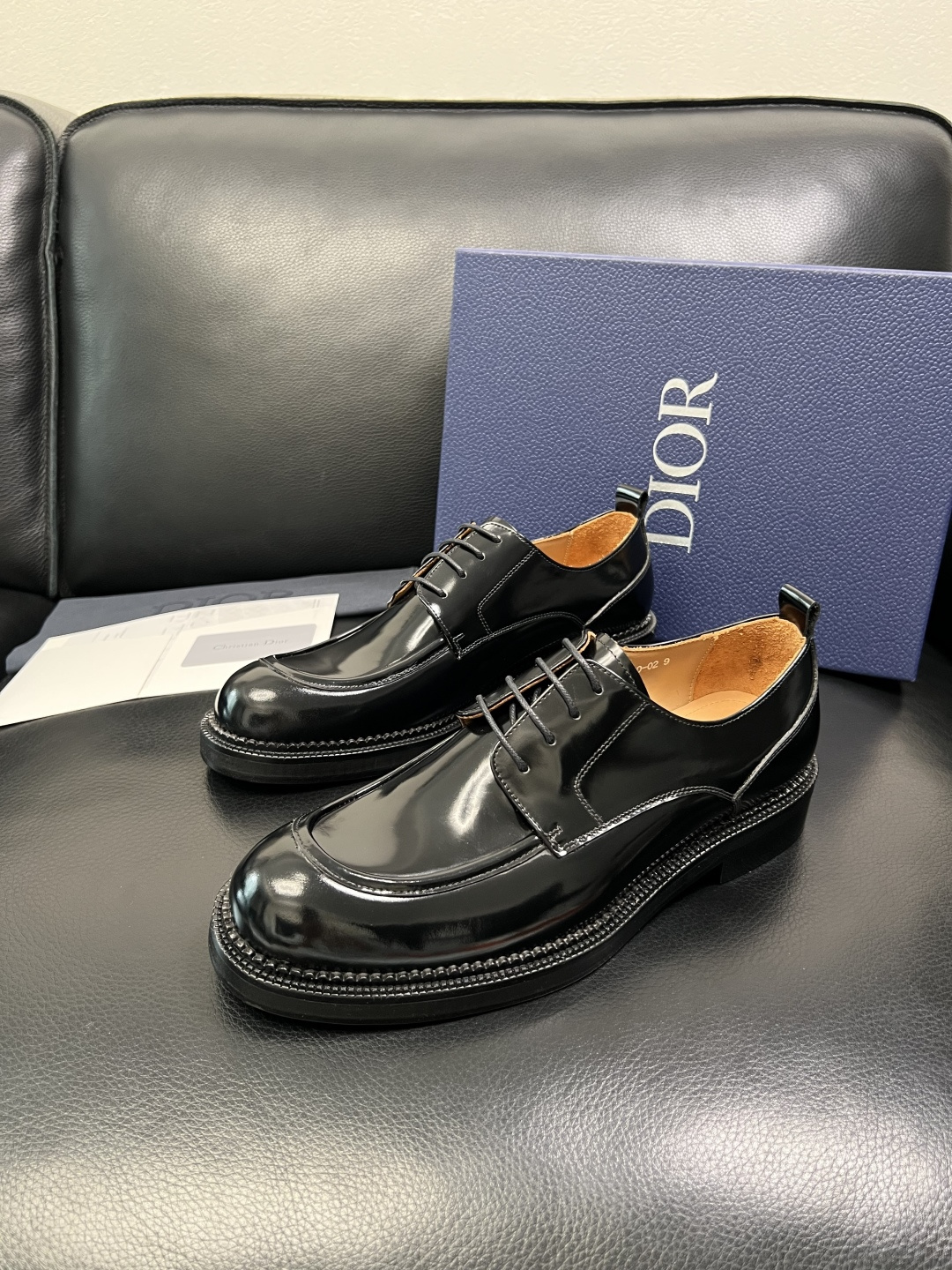 Dior 顶级代购 迪奥 皮鞋专柜同步原厂配置，意大利进口牛皮，全进口水染牛皮里垫，鞋底：原厂特供原版底