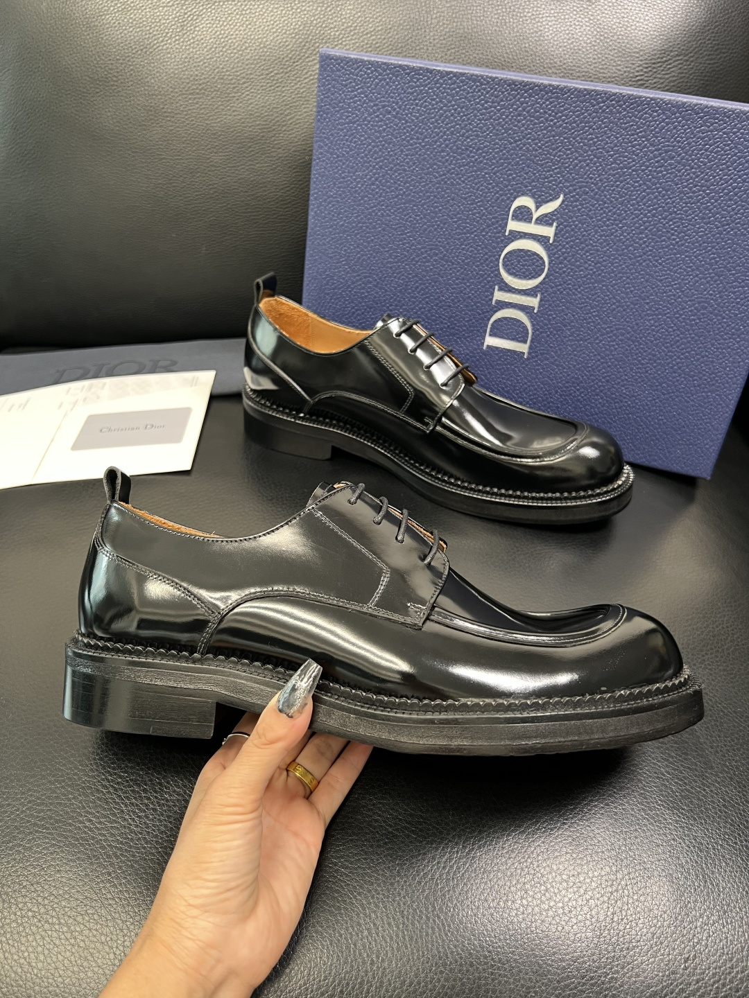 Dior 顶级代购 迪奥 皮鞋专柜同步原厂配置，意大利进口牛皮，全进口水染牛皮里垫，鞋底：原厂特供原版底