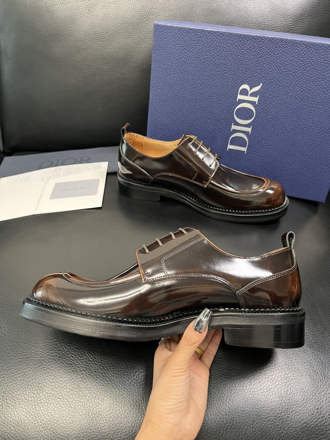 Dior 顶级代购 迪奥 皮鞋专柜同步原厂配置，意大利进口牛皮，全进口水染牛皮里垫，鞋底：原厂特供原版底