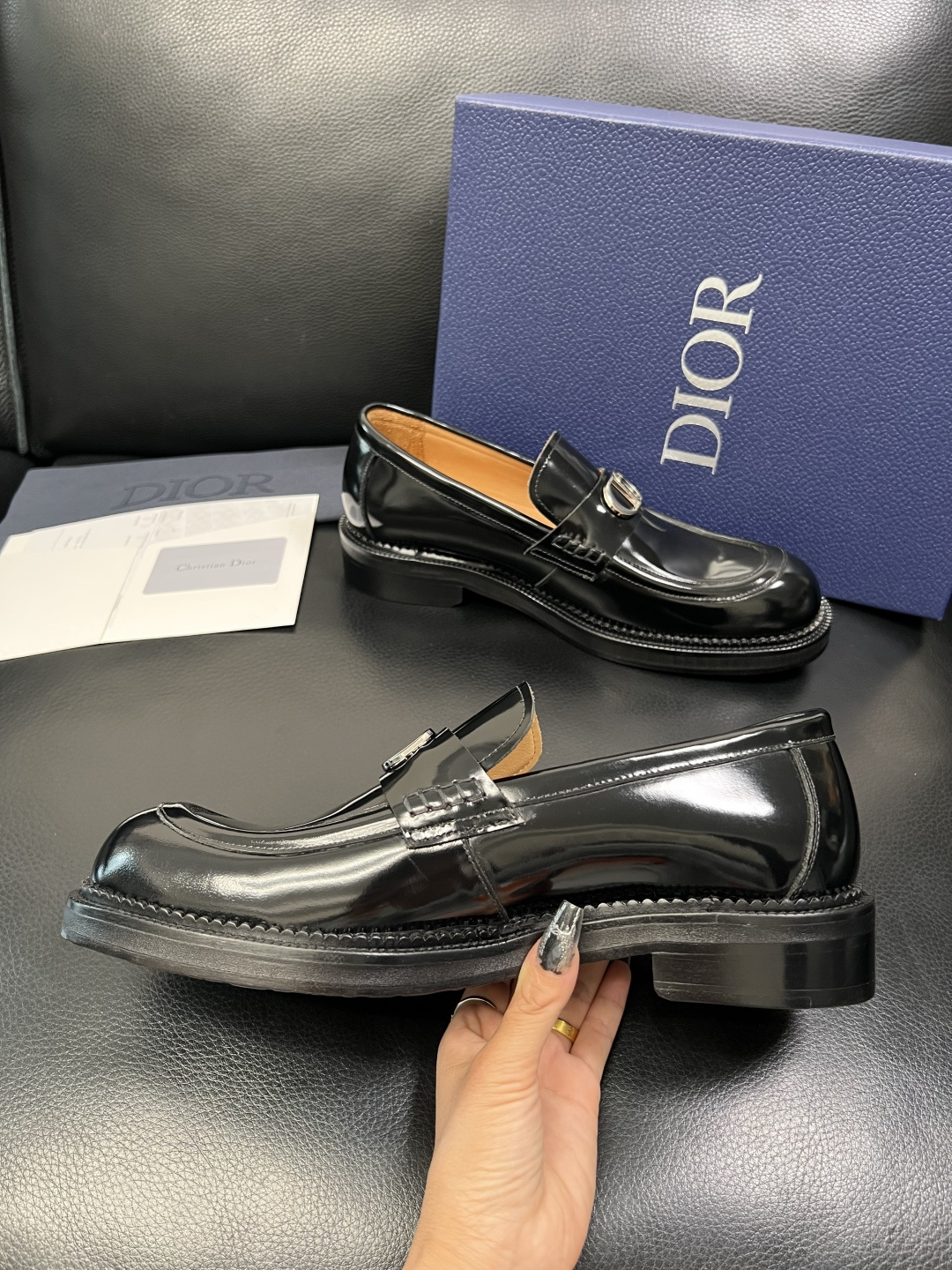 Dior 顶级代购 迪奥 皮鞋专柜同步原厂配置，意大利进口牛皮，全进口水染牛皮里垫，鞋底：原厂特供原版底