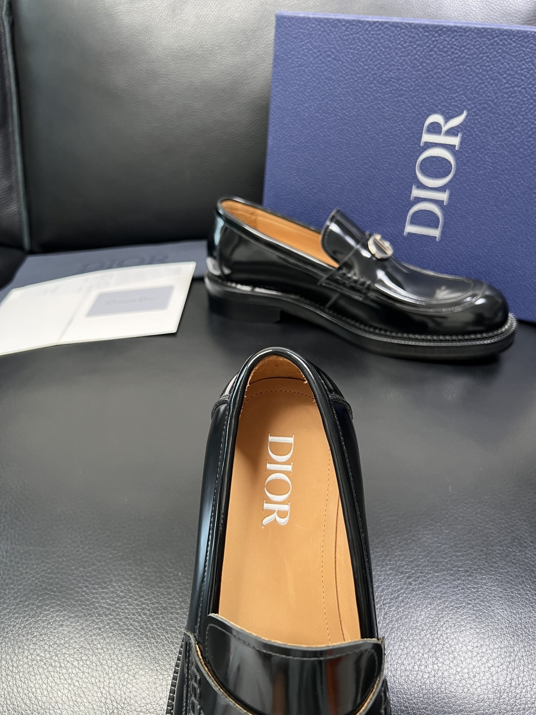 Dior 顶级代购 迪奥 皮鞋专柜同步原厂配置，意大利进口牛皮，全进口水染牛皮里垫，鞋底：原厂特供原版底