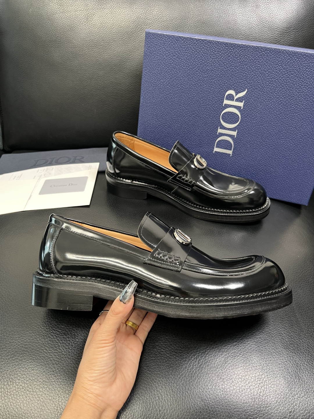 Dior 顶级代购 迪奥 皮鞋专柜同步原厂配置，意大利进口牛皮，全进口水染牛皮里垫，鞋底：原厂特供原版底