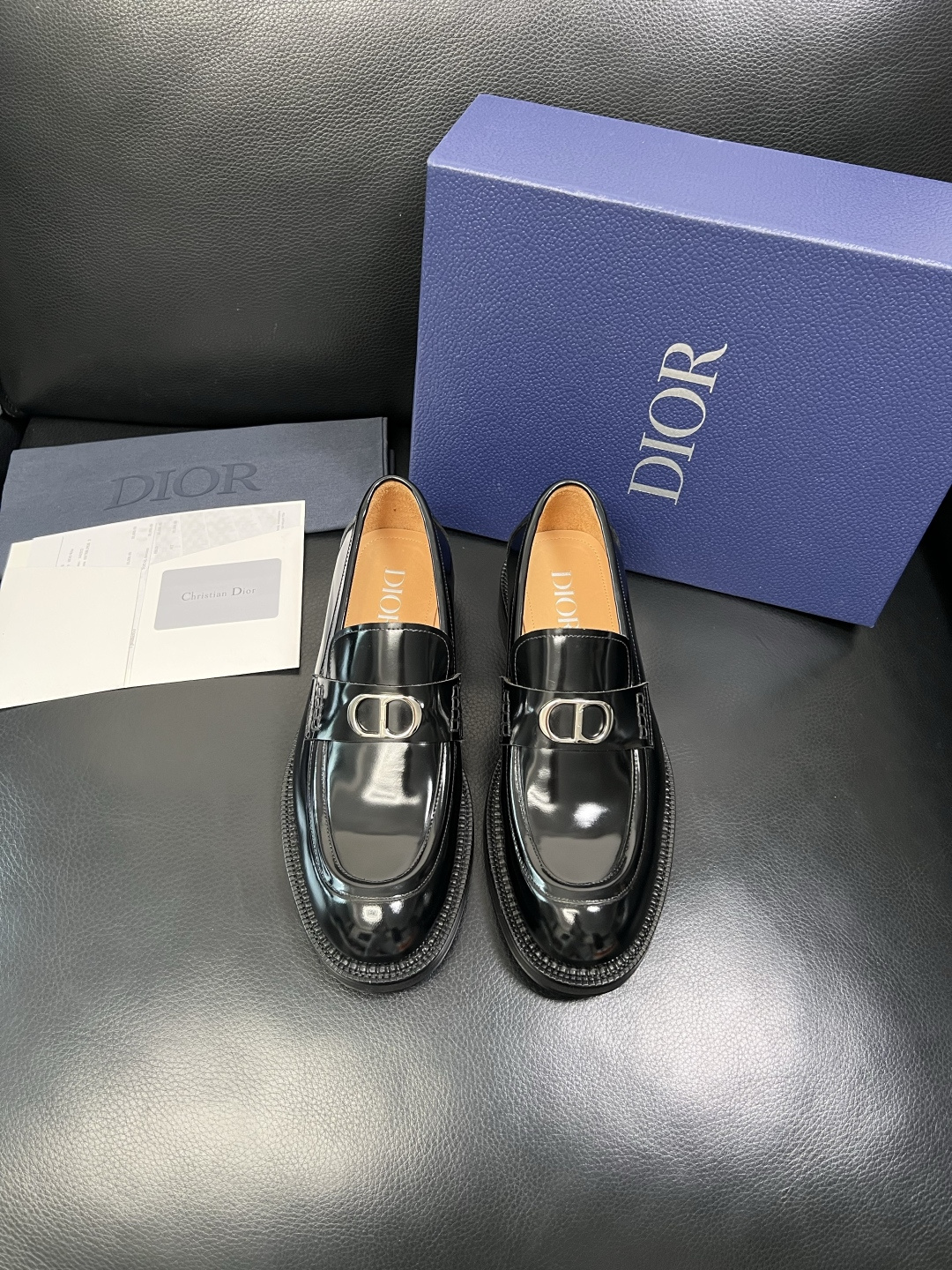 Dior 顶级代购 迪奥 皮鞋专柜同步原厂配置，意大利进口牛皮，全进口水染牛皮里垫，鞋底：原厂特供原版底