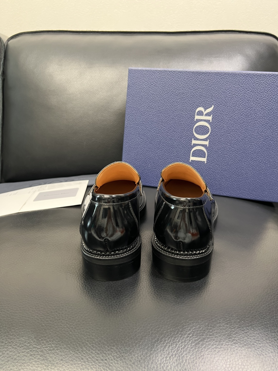 Dior 顶级代购 迪奥 皮鞋专柜同步原厂配置，意大利进口牛皮，全进口水染牛皮里垫，鞋底：原厂特供原版底