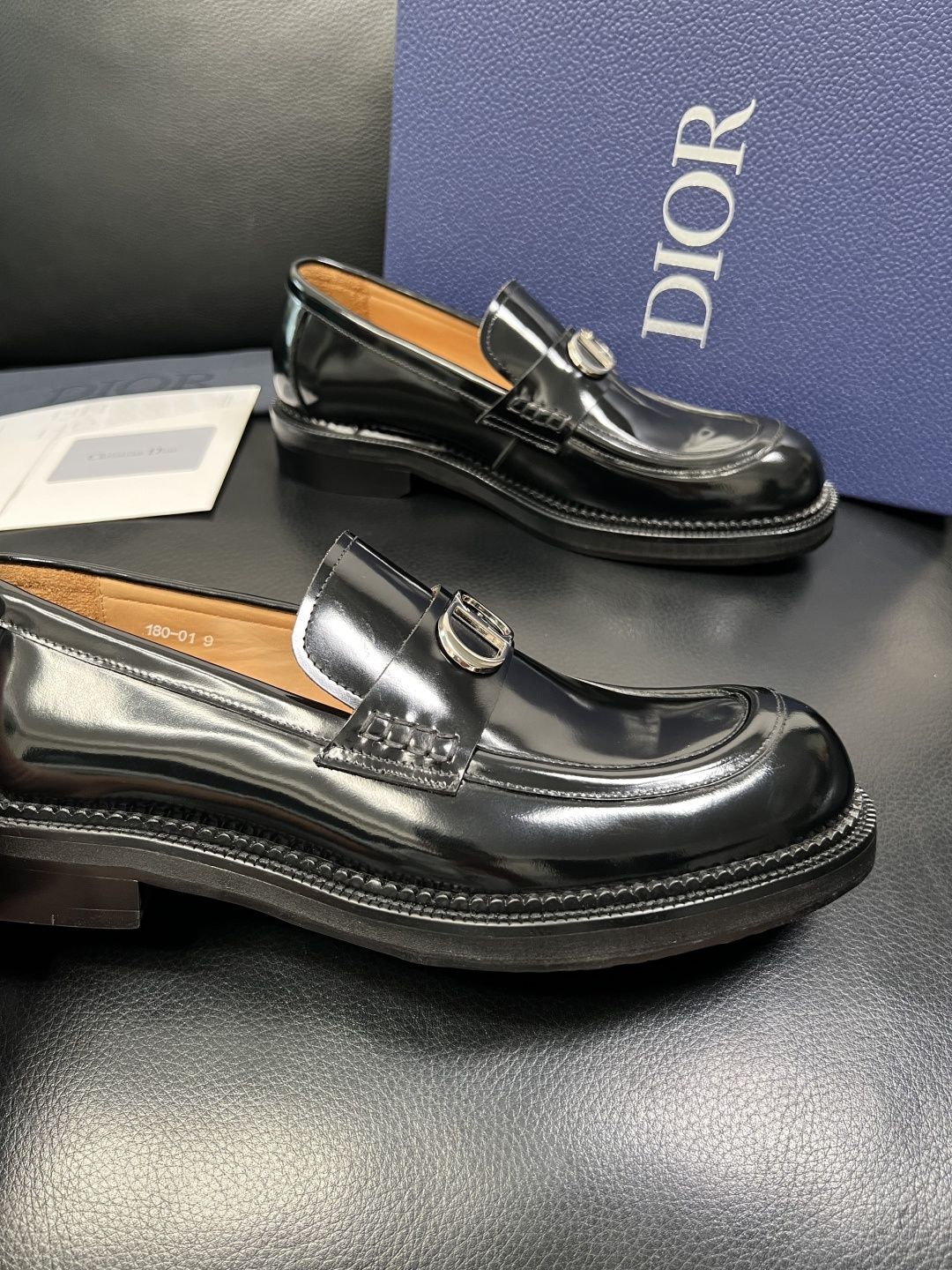 Dior 顶级代购 迪奥 皮鞋专柜同步原厂配置，意大利进口牛皮，全进口水染牛皮里垫，鞋底：原厂特供原版底