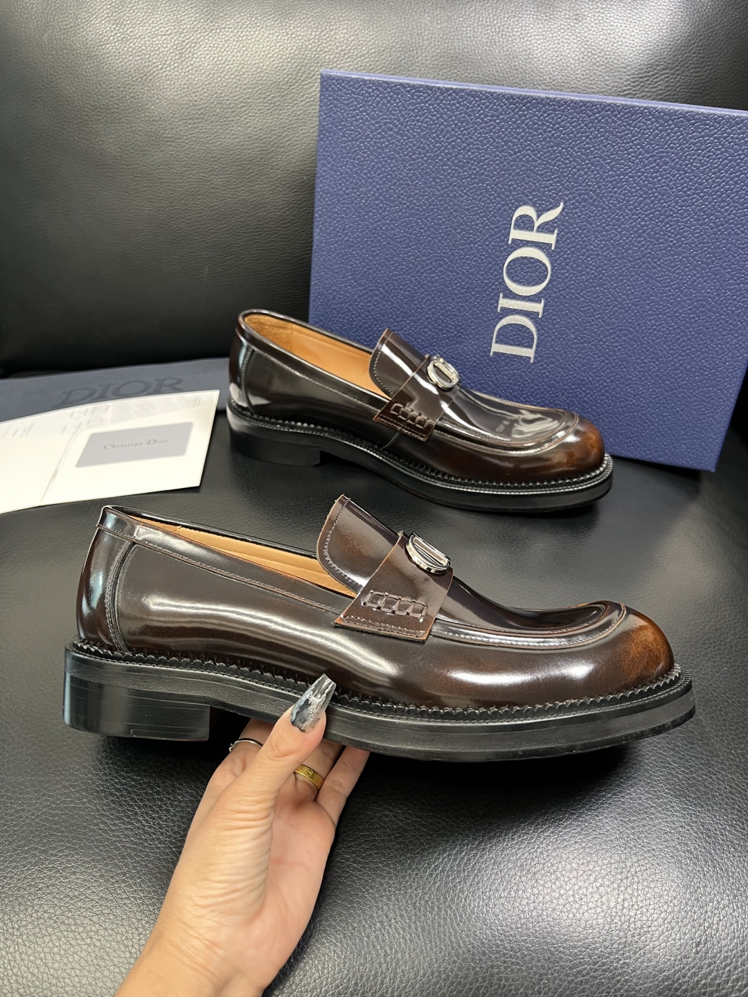 Dior 顶级代购 迪奥 皮鞋专柜同步原厂配置，意大利进口牛皮，全进口水染牛皮里垫，鞋底：原厂特供原版底
