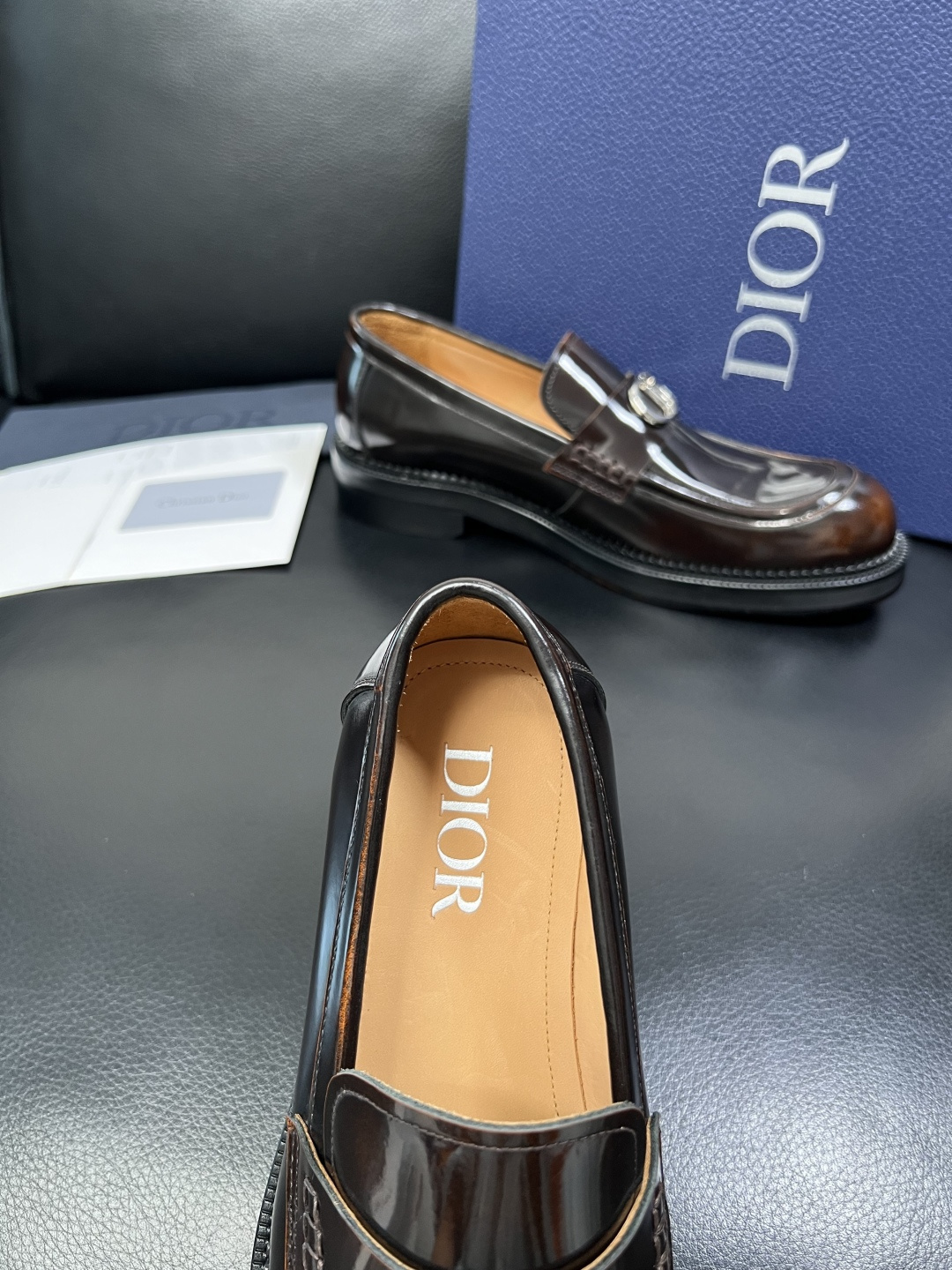 Dior 顶级代购 迪奥 皮鞋专柜同步原厂配置，意大利进口牛皮，全进口水染牛皮里垫，鞋底：原厂特供原版底